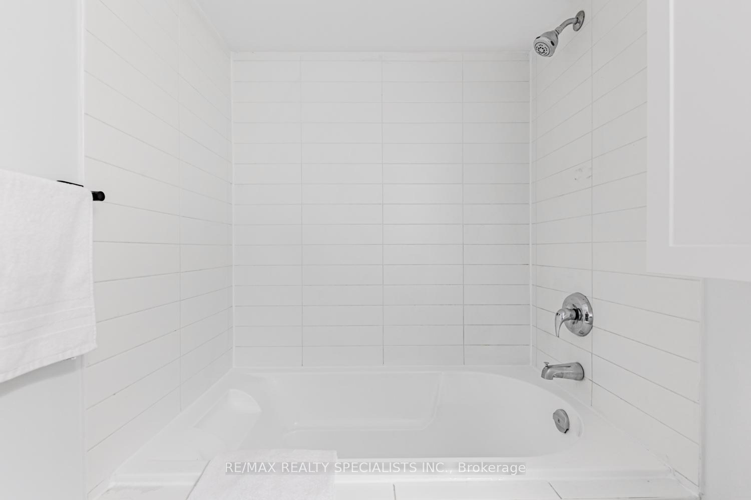 Photo 6 of Unit 1714, 155 Legion Road N, Etobicoke, Mimico — HOMEH