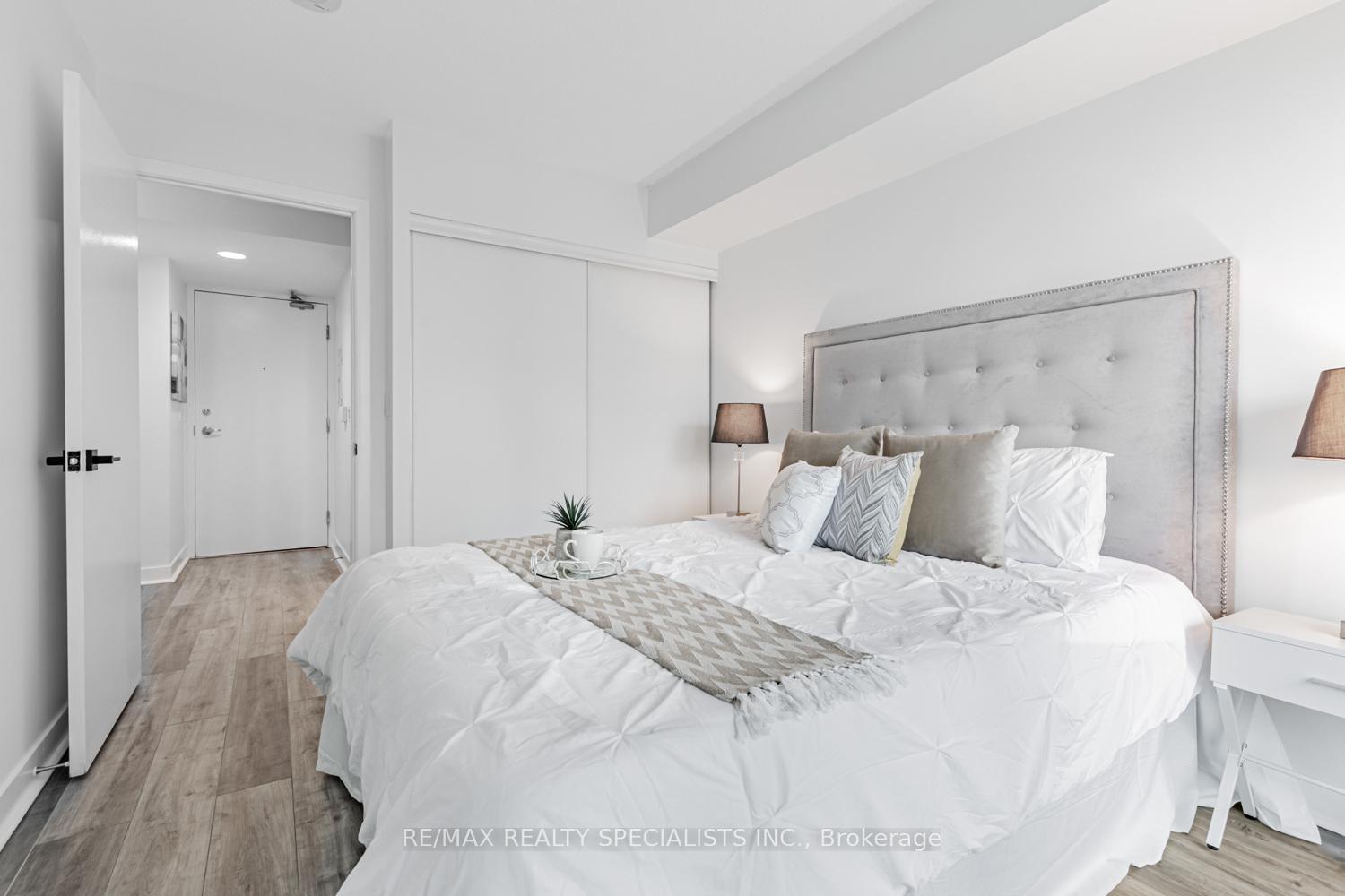Photo 19 of Unit 1714, 155 Legion Road N, Etobicoke, Mimico — HOMEH