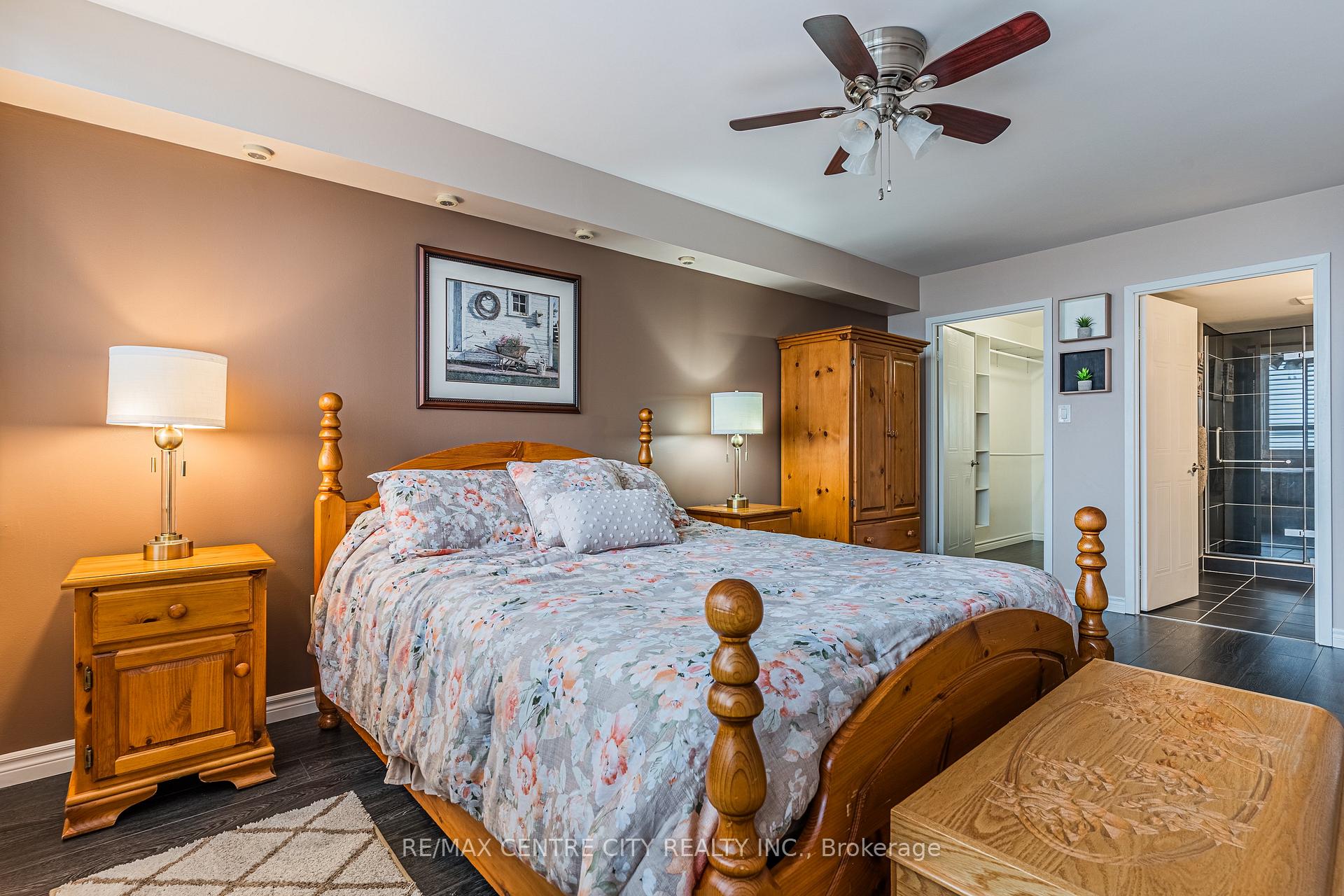 Photo 14 of Unit 908, 3227 King Street E, Kitchener — HOMEH