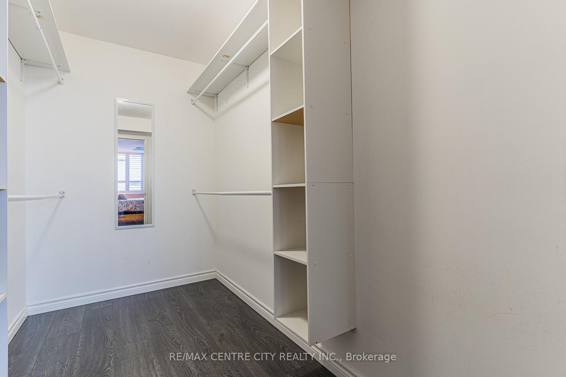Photo 17 of Unit 908, 3227 King Street E, Kitchener — HOMEH