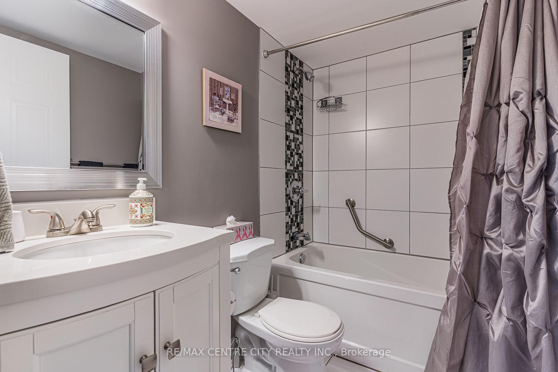 Photo 20 of Unit 908, 3227 King Street E, Kitchener — HOMEH