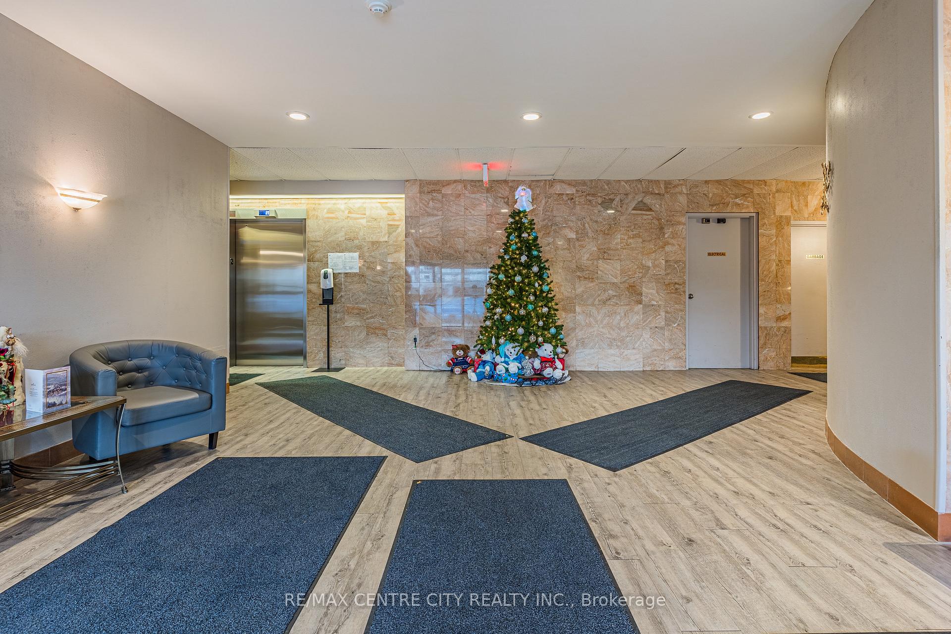 Photo 28 of Unit 908, 3227 King Street E, Kitchener — HOMEH
