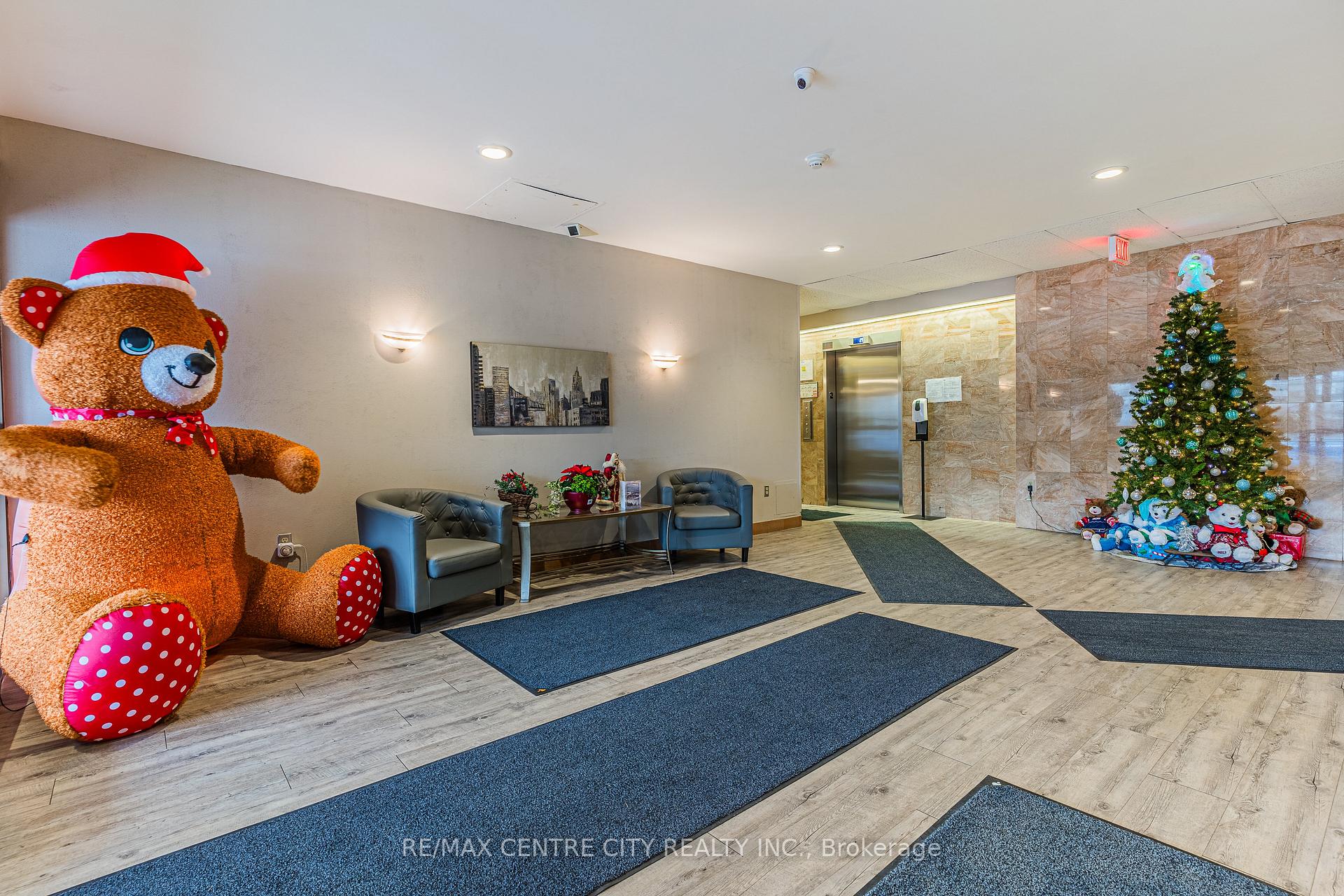 Photo 29 of Unit 908, 3227 King Street E, Kitchener — HOMEH