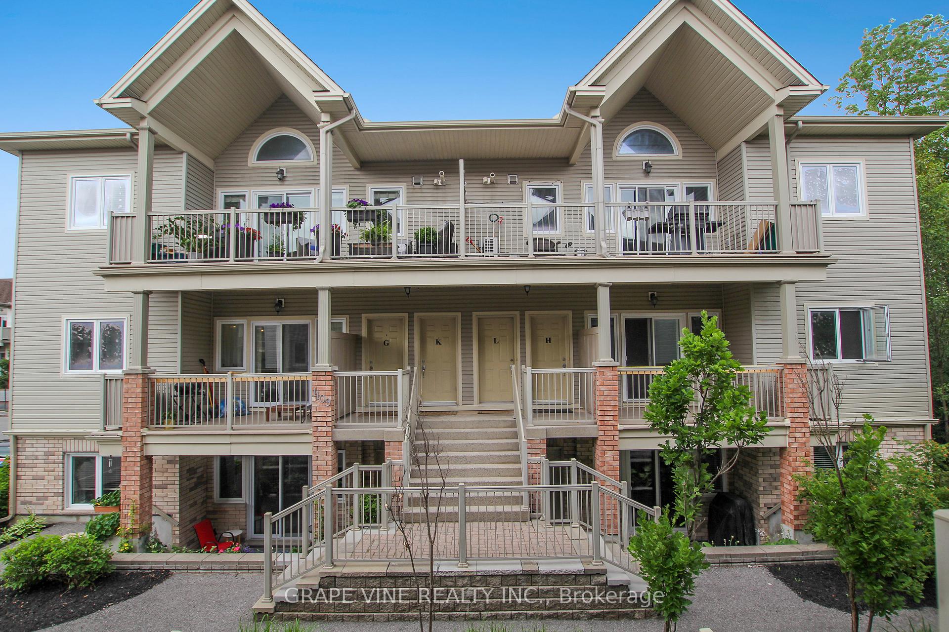 Front of Unit D, 1109 Stittsville Main Street