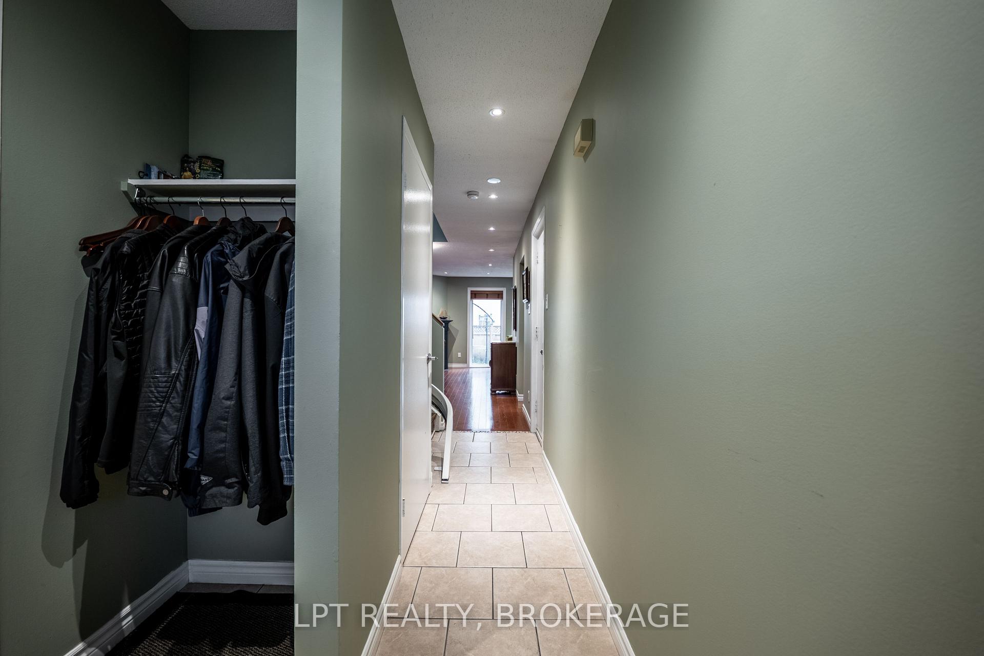 Photo 6 of 491 Valade Crescent, Ottawa, Fallingbrook/Pineridge — HOMEH