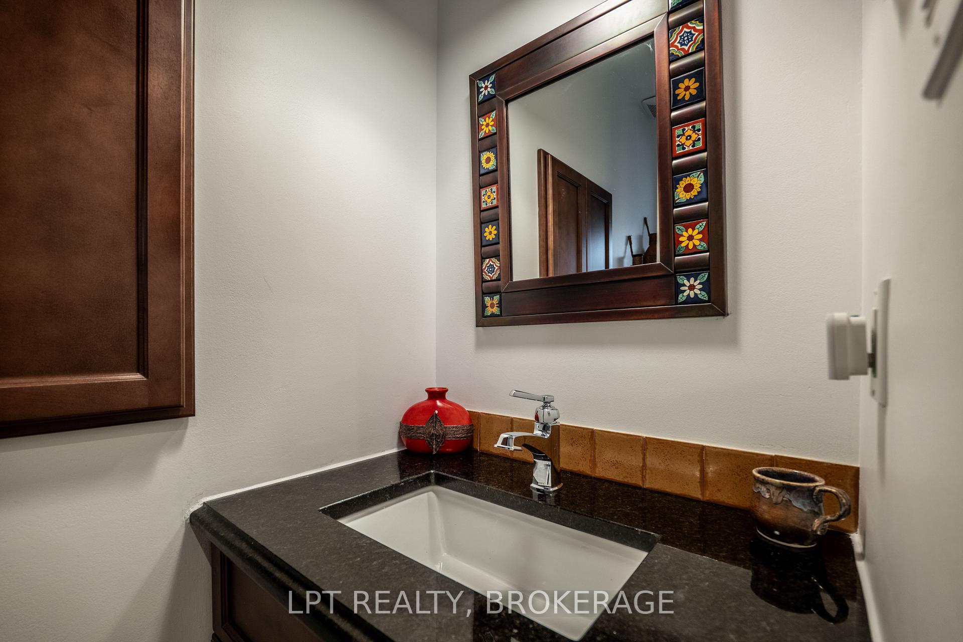 Photo 8 of 491 Valade Crescent, Ottawa, Fallingbrook/Pineridge — HOMEH