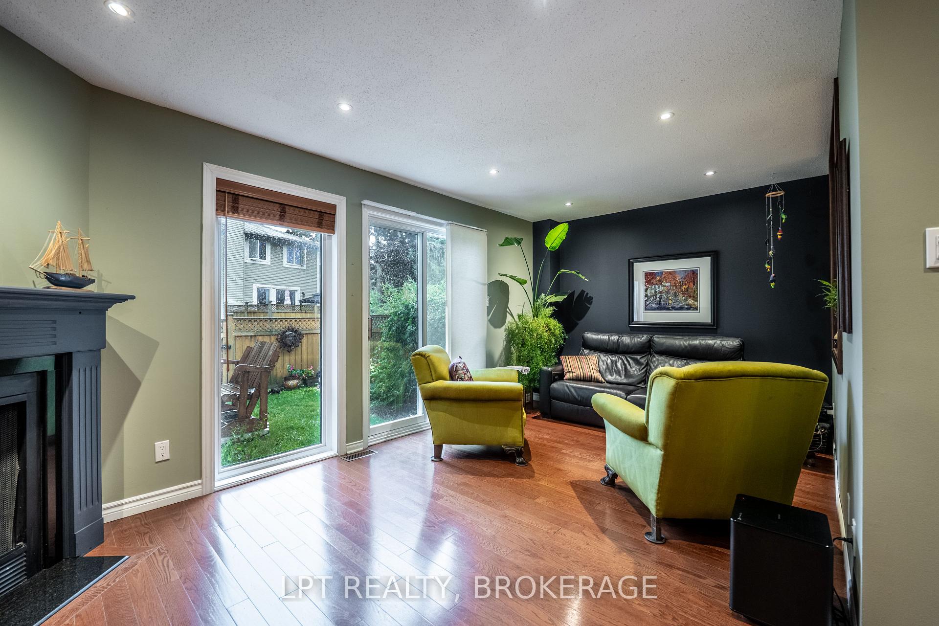 Photo 11 of 491 Valade Crescent, Ottawa, Fallingbrook/Pineridge — HOMEH