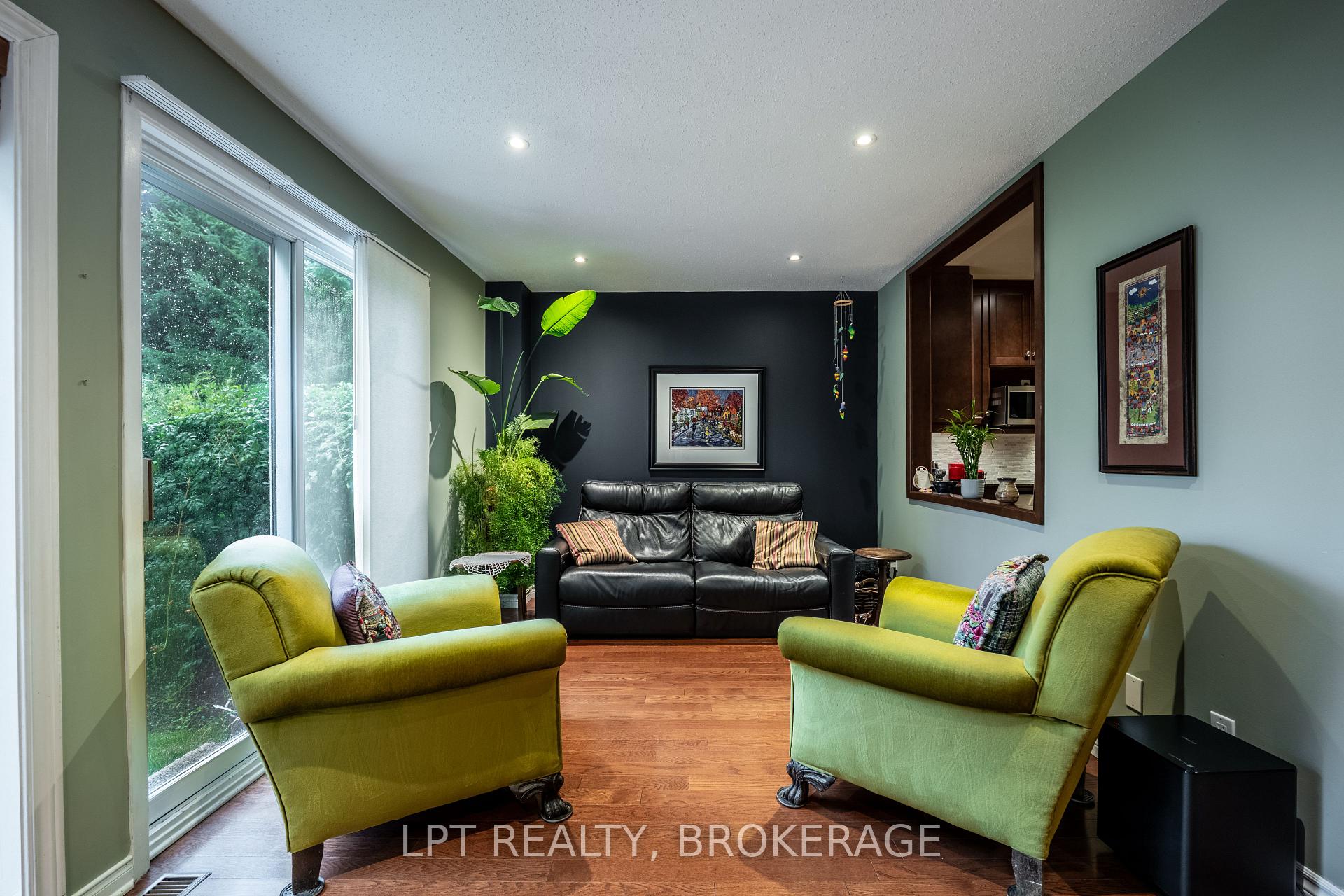 Photo 14 of 491 Valade Crescent, Ottawa, Fallingbrook/Pineridge — HOMEH