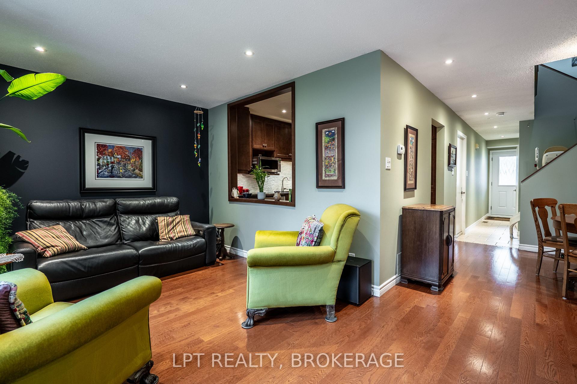 Photo 15 of 491 Valade Crescent, Ottawa, Fallingbrook/Pineridge — HOMEH