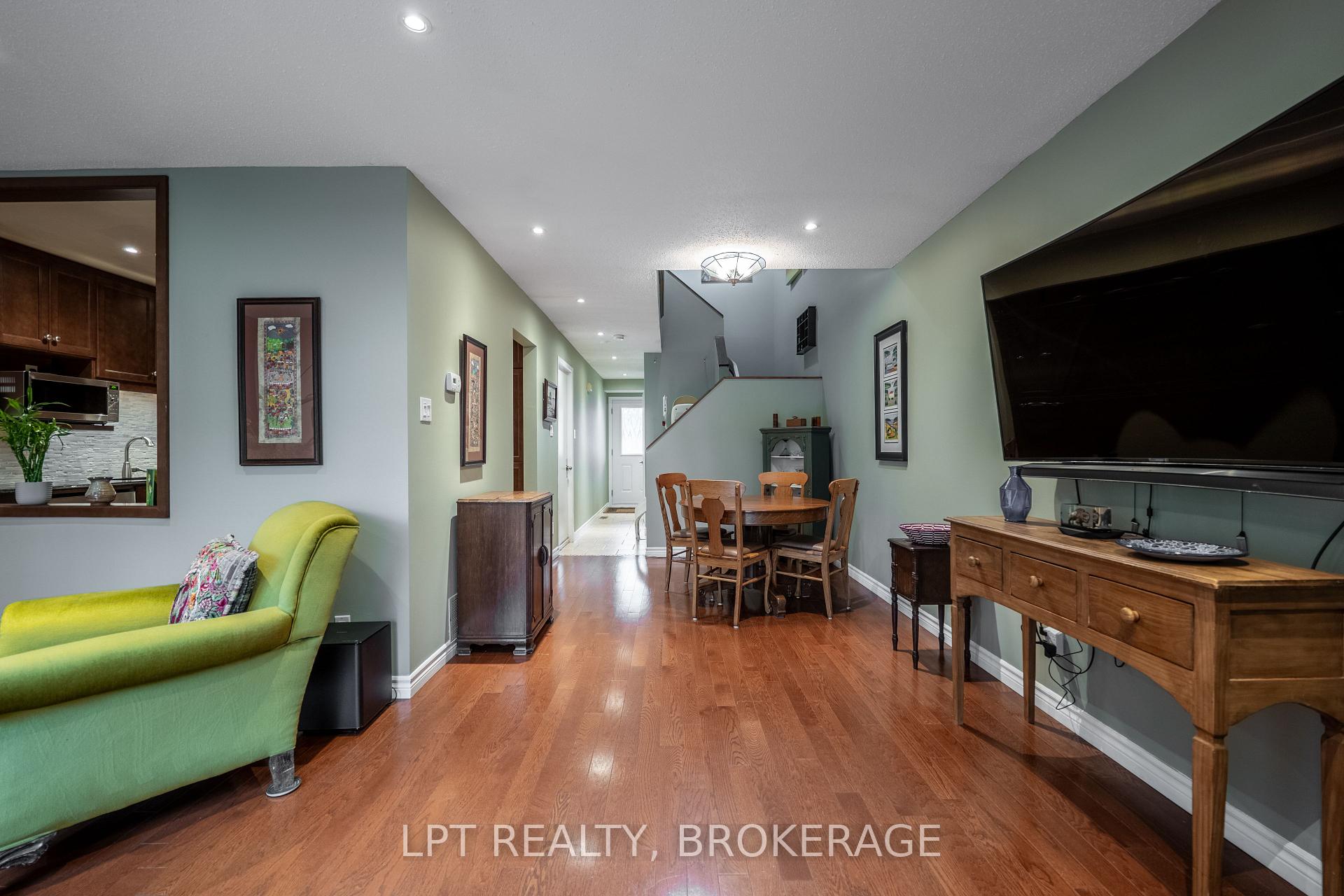Photo 16 of 491 Valade Crescent, Ottawa, Fallingbrook/Pineridge — HOMEH