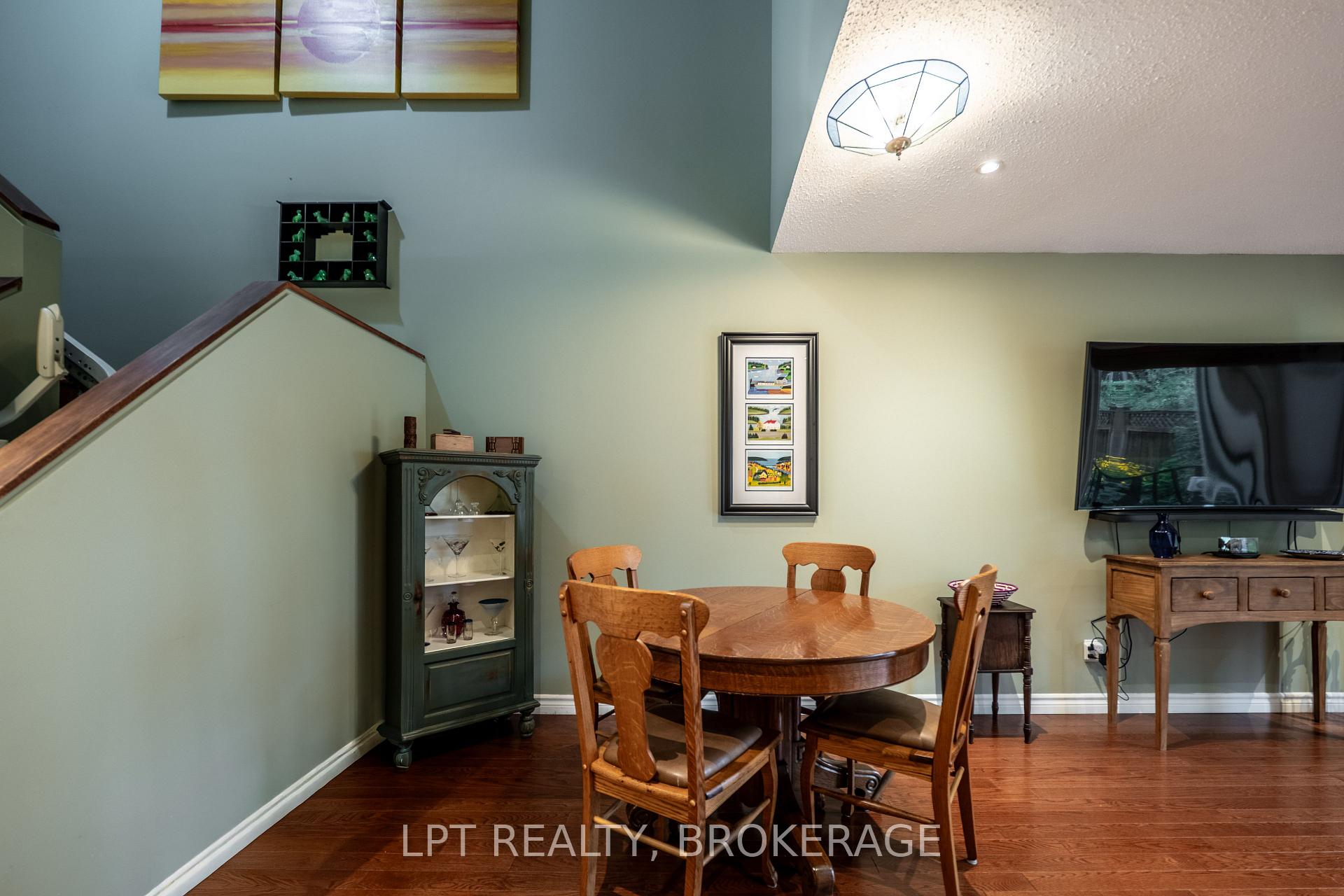 Photo 17 of 491 Valade Crescent, Ottawa, Fallingbrook/Pineridge — HOMEH
