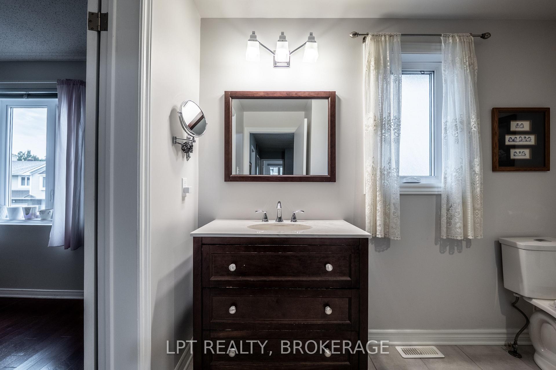 Photo 29 of 491 Valade Crescent, Ottawa, Fallingbrook/Pineridge — HOMEH