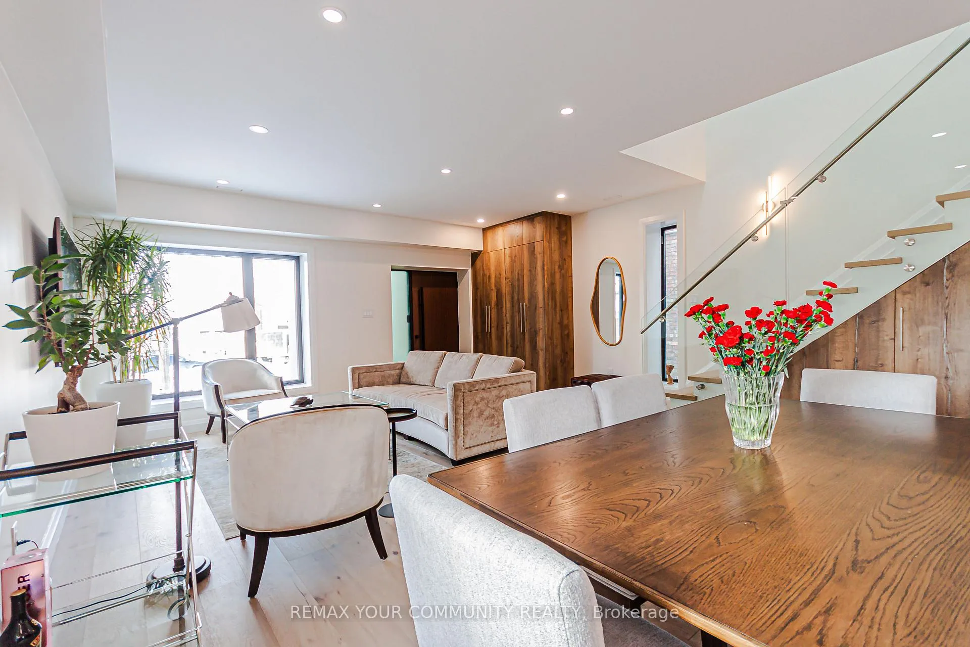 Photo 9 of 89 Gainsborough Road, Toronto, Woodbine Corridor — HOMEH