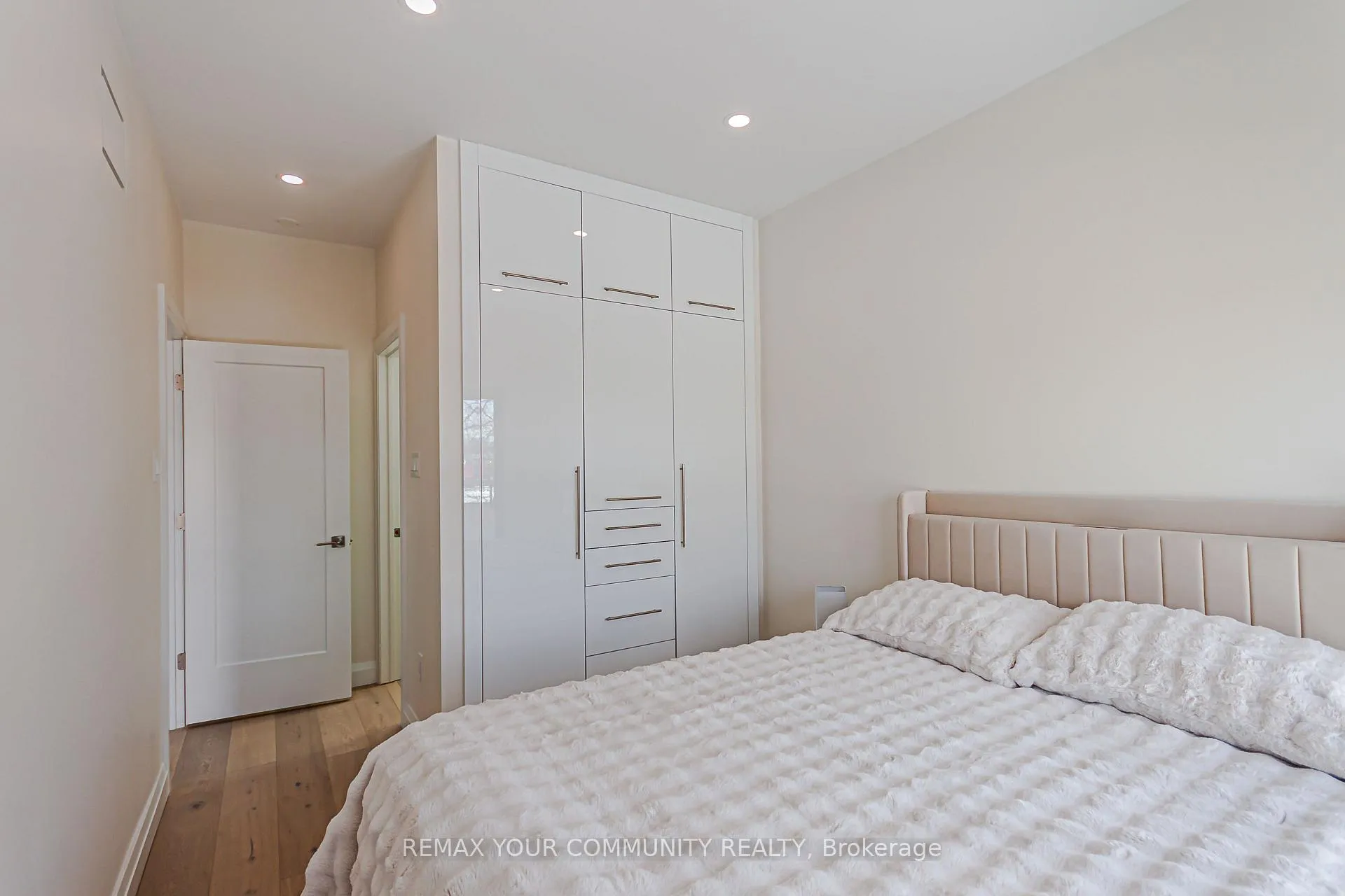 Photo 17 of 89 Gainsborough Road, Toronto, Woodbine Corridor — HOMEH