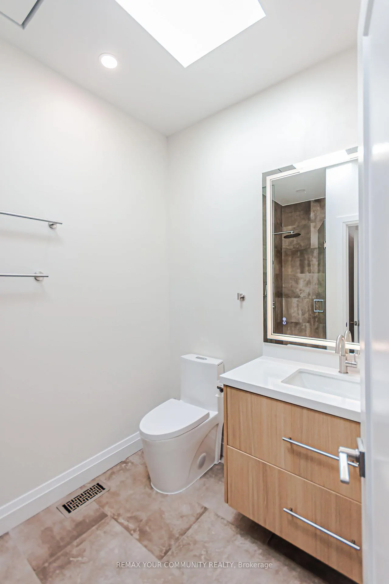 Photo 18 of 89 Gainsborough Road, Toronto, Woodbine Corridor — HOMEH