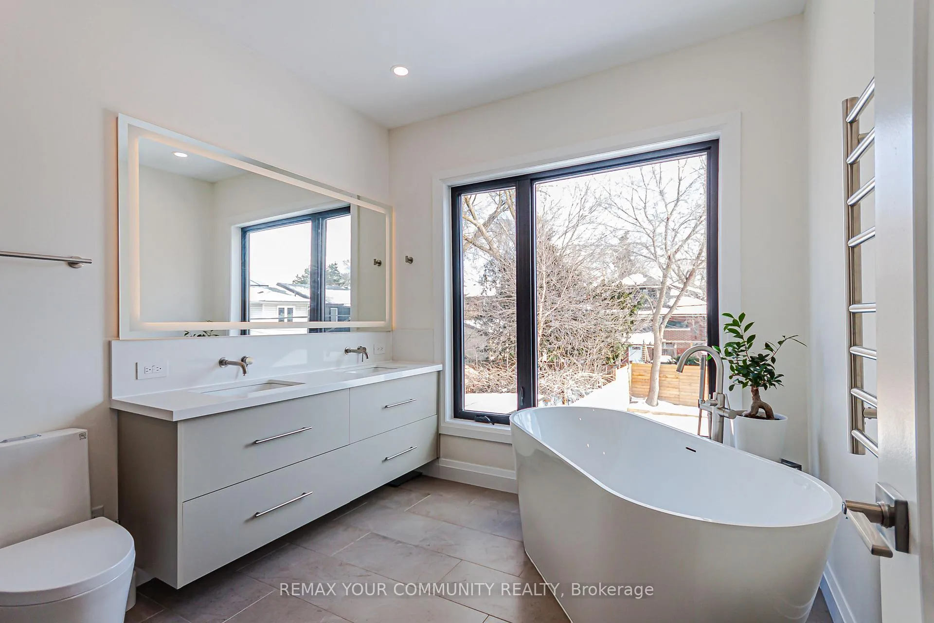Photo 22 of 89 Gainsborough Road, Toronto, Woodbine Corridor — HOMEH