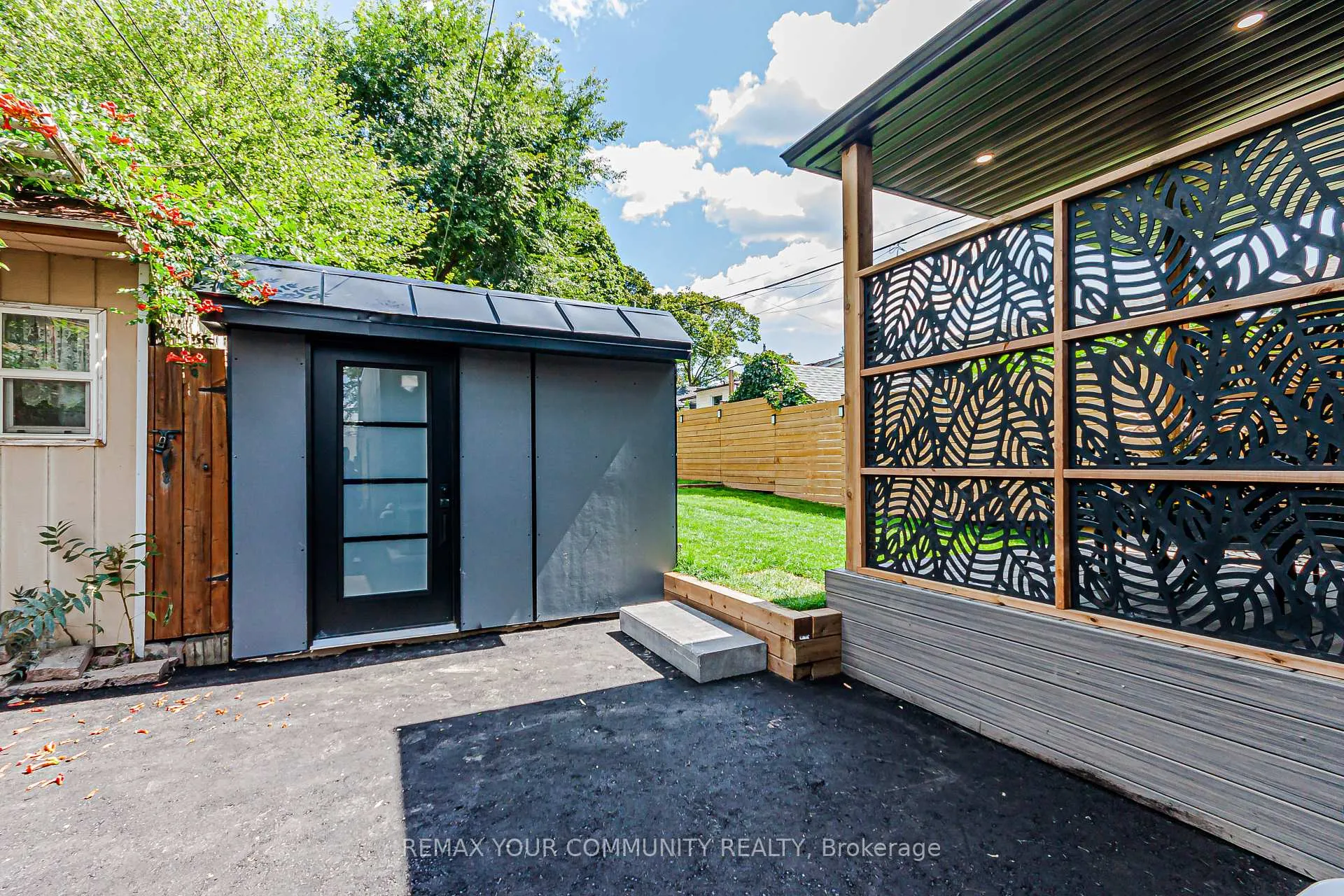 Photo 35 of 89 Gainsborough Road, Toronto, Woodbine Corridor — HOMEH