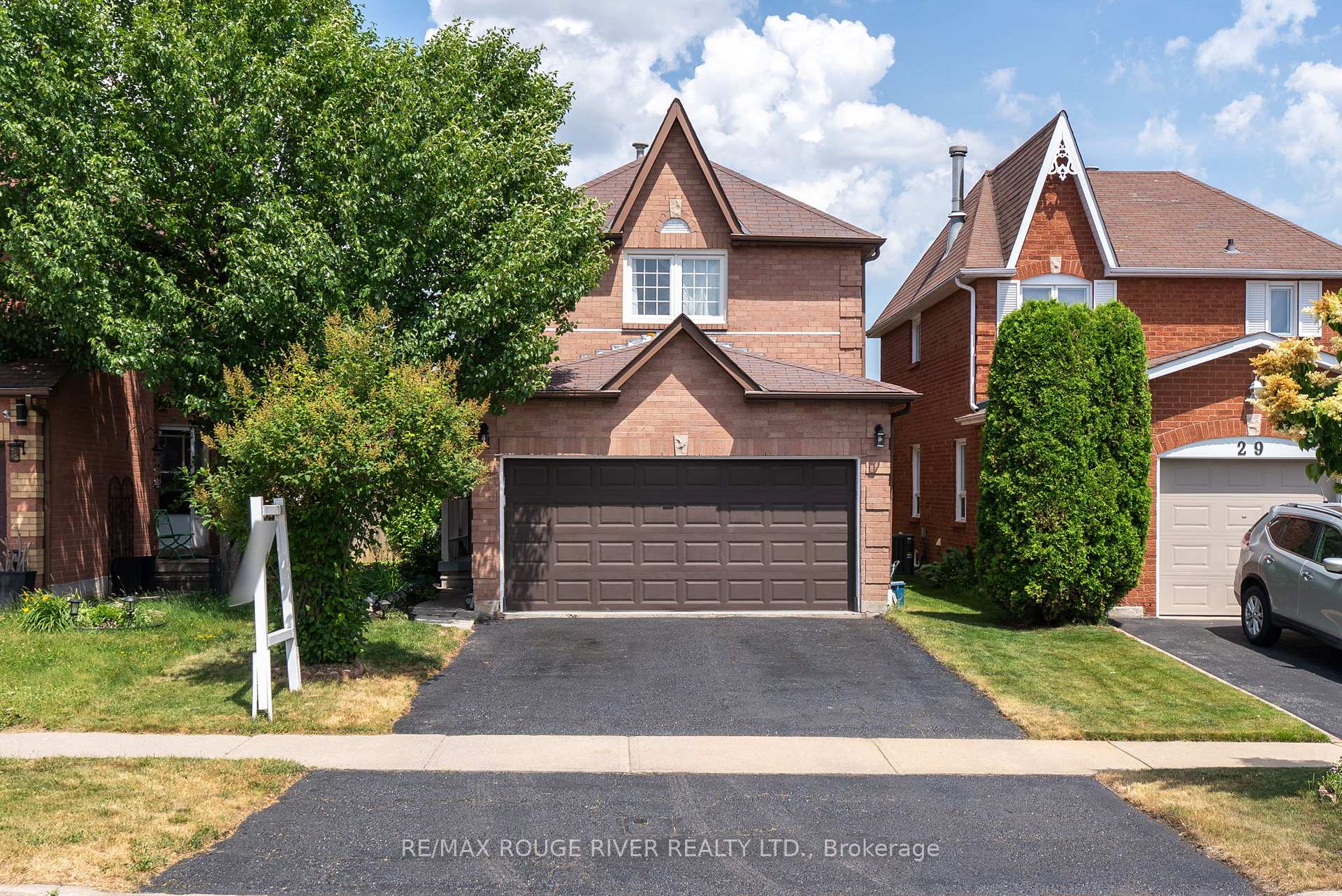 Photo 1 of 31 Sharp Crescent, Ajax, Central — HOMEH
