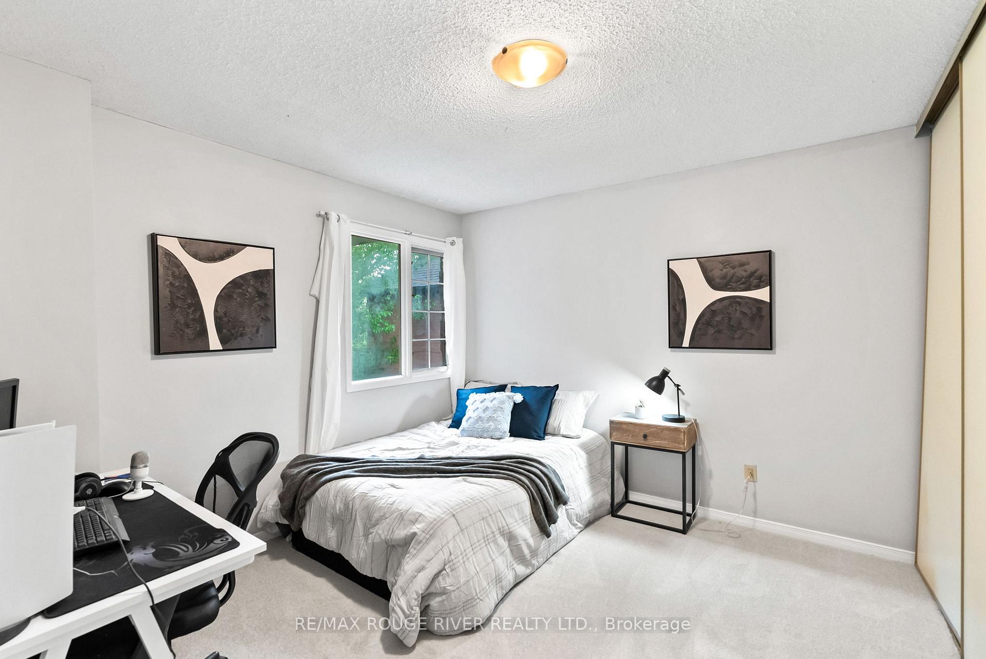 Photo 32 of 31 Sharp Crescent, Ajax, Central — HOMEH