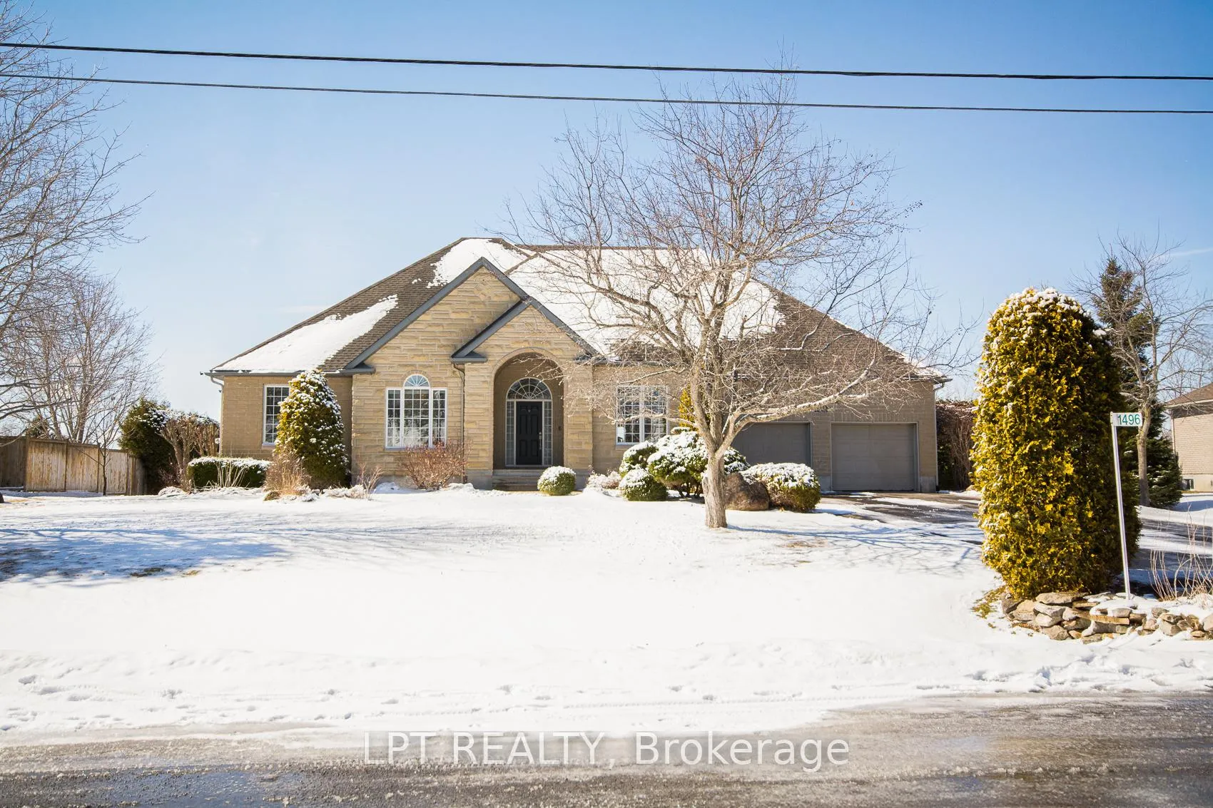 Photo 2 of 1496 Stableview Way, Ottawa, Greely — HOMEH