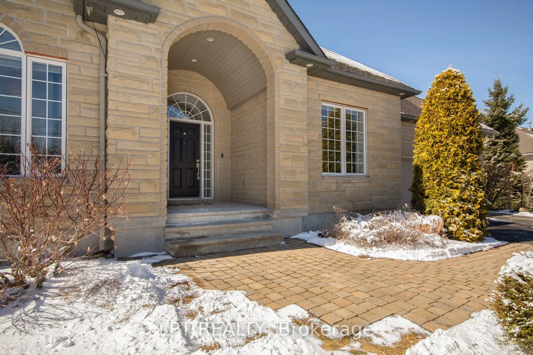 Photo 4 of 1496 Stableview Way, Ottawa, Greely — HOMEH