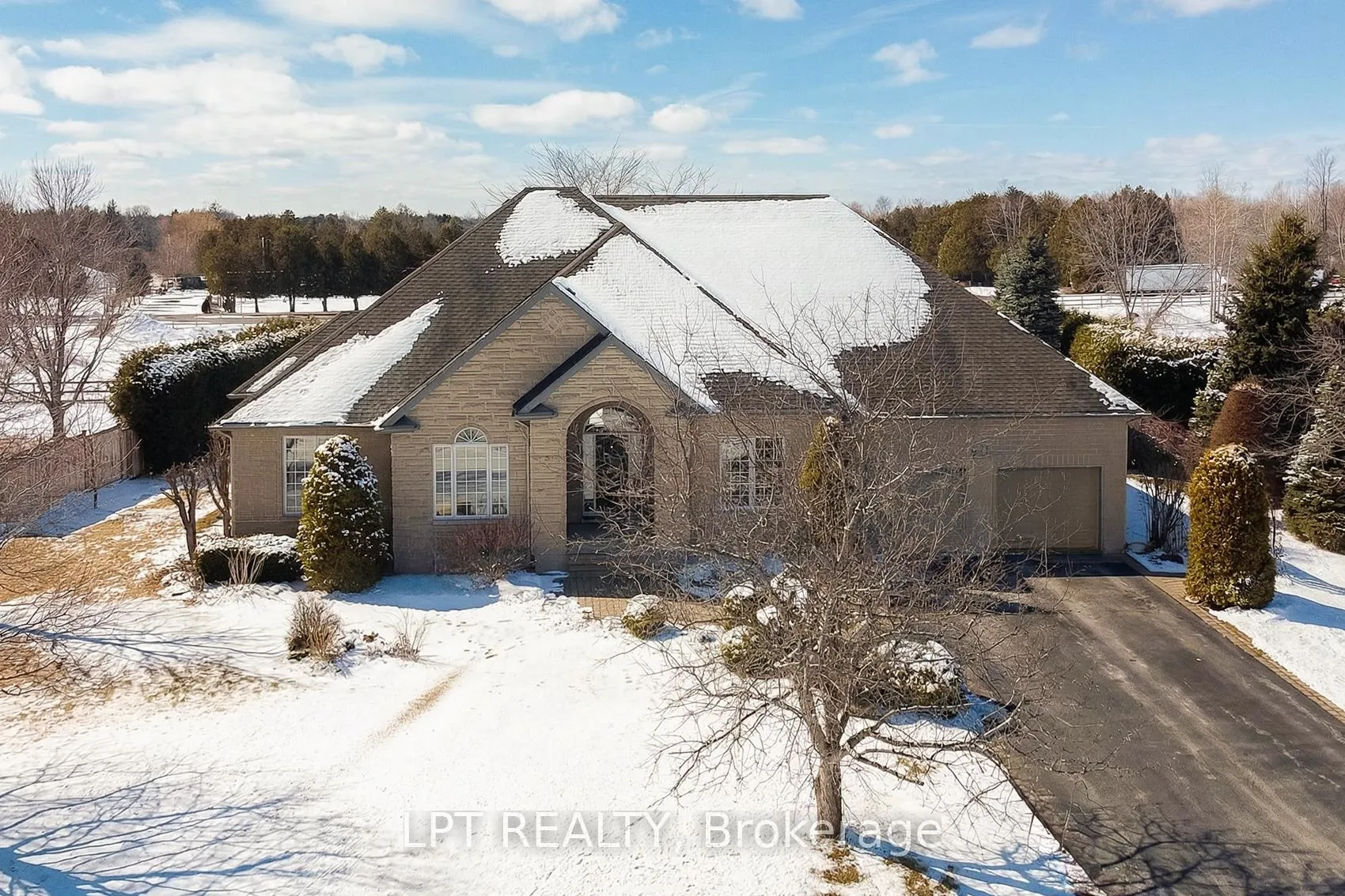 Photo 5 of 1496 Stableview Way, Ottawa, Greely — HOMEH