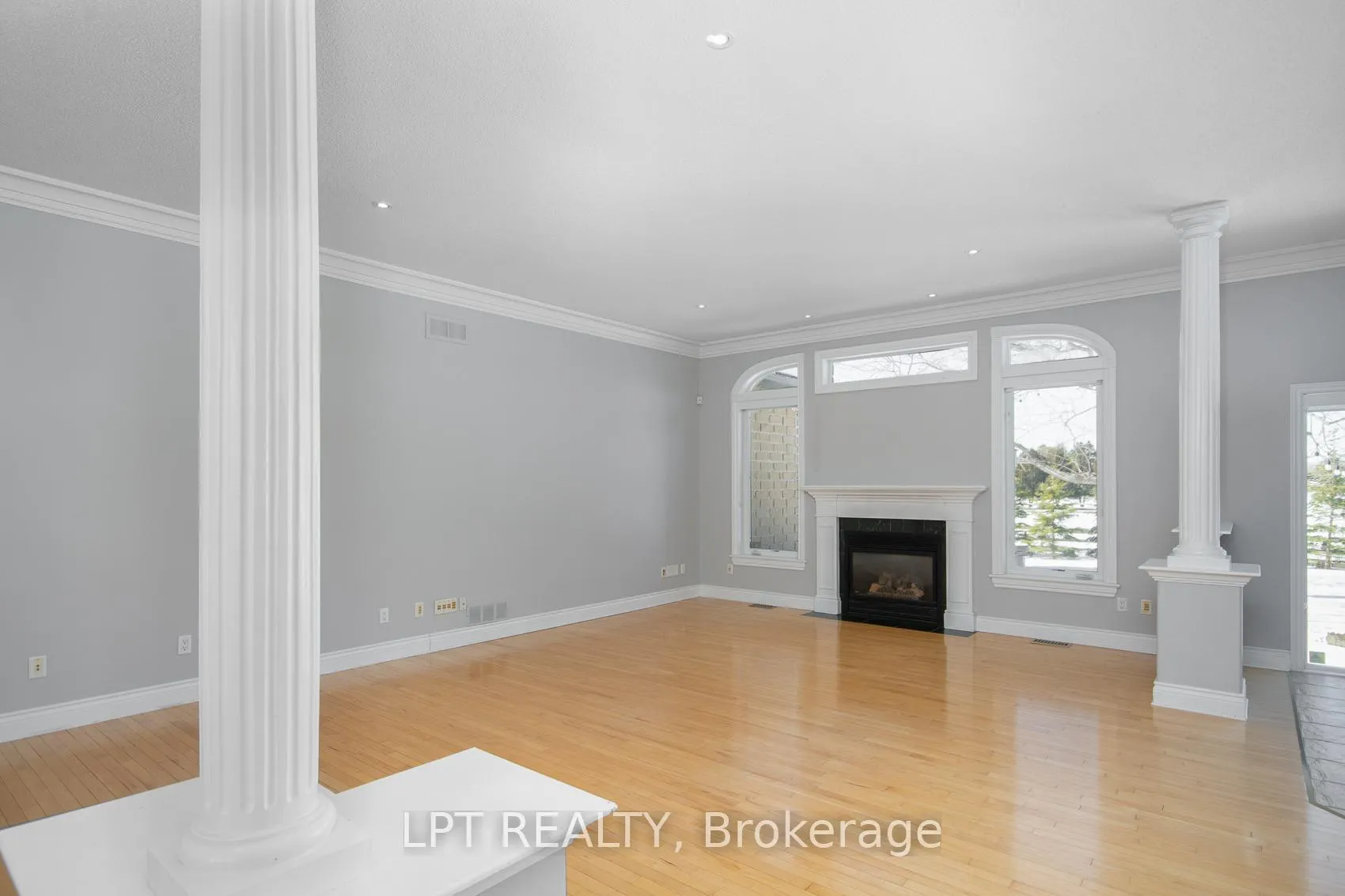 Photo 8 of 1496 Stableview Way, Ottawa, Greely — HOMEH