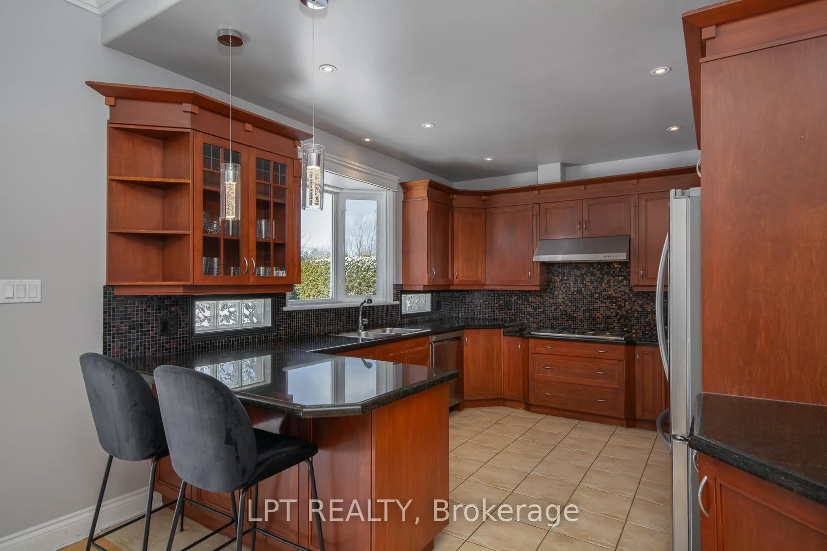 Photo 14 of 1496 Stableview Way, Ottawa, Greely — HOMEH