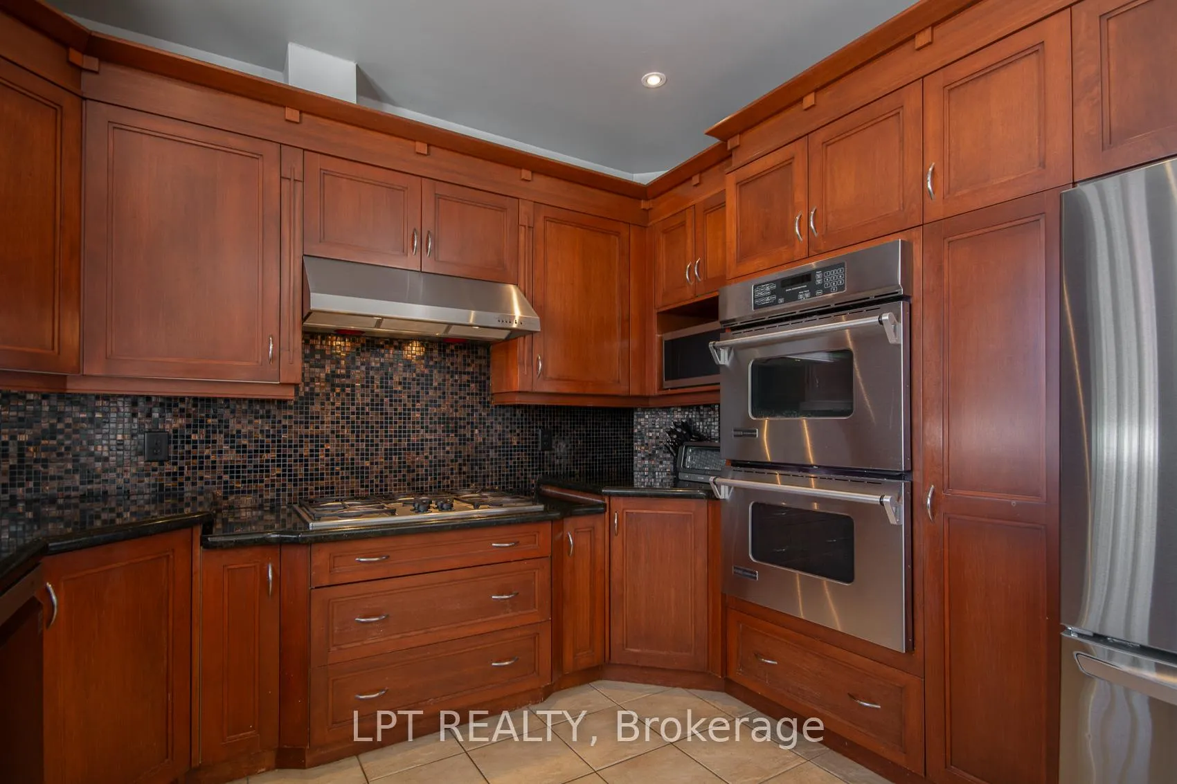 Photo 16 of 1496 Stableview Way, Ottawa, Greely — HOMEH