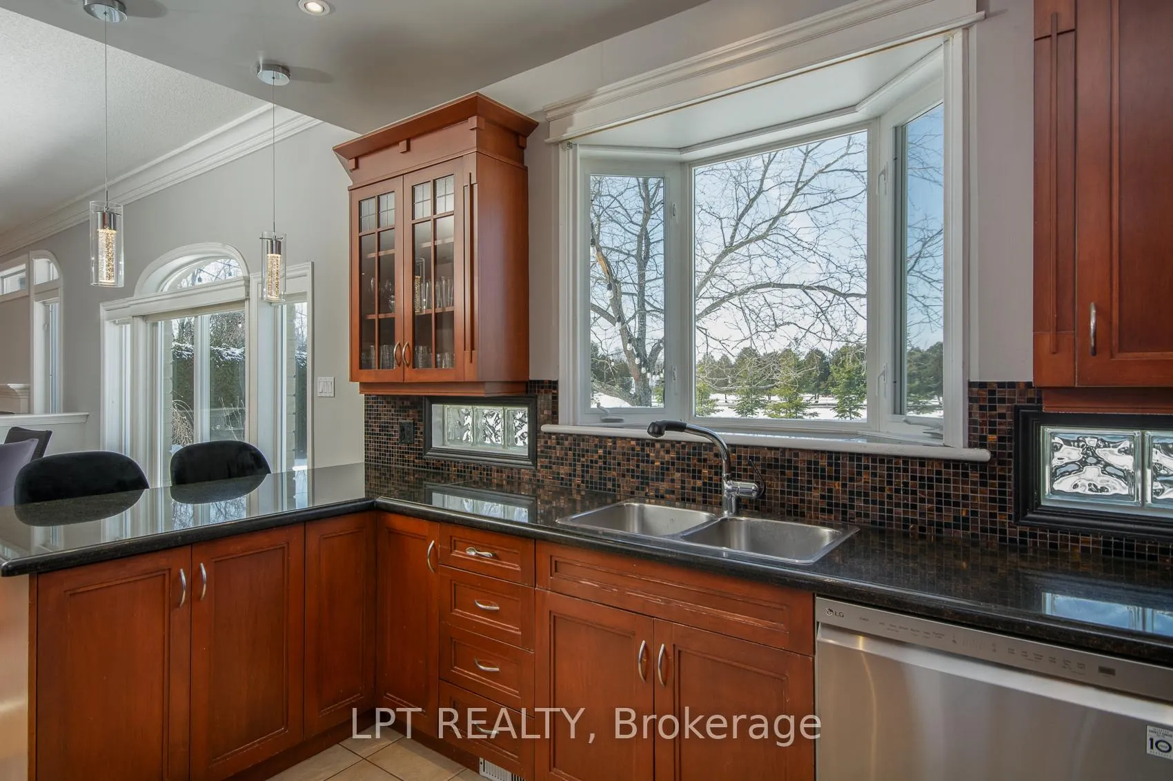Photo 18 of 1496 Stableview Way, Ottawa, Greely — HOMEH