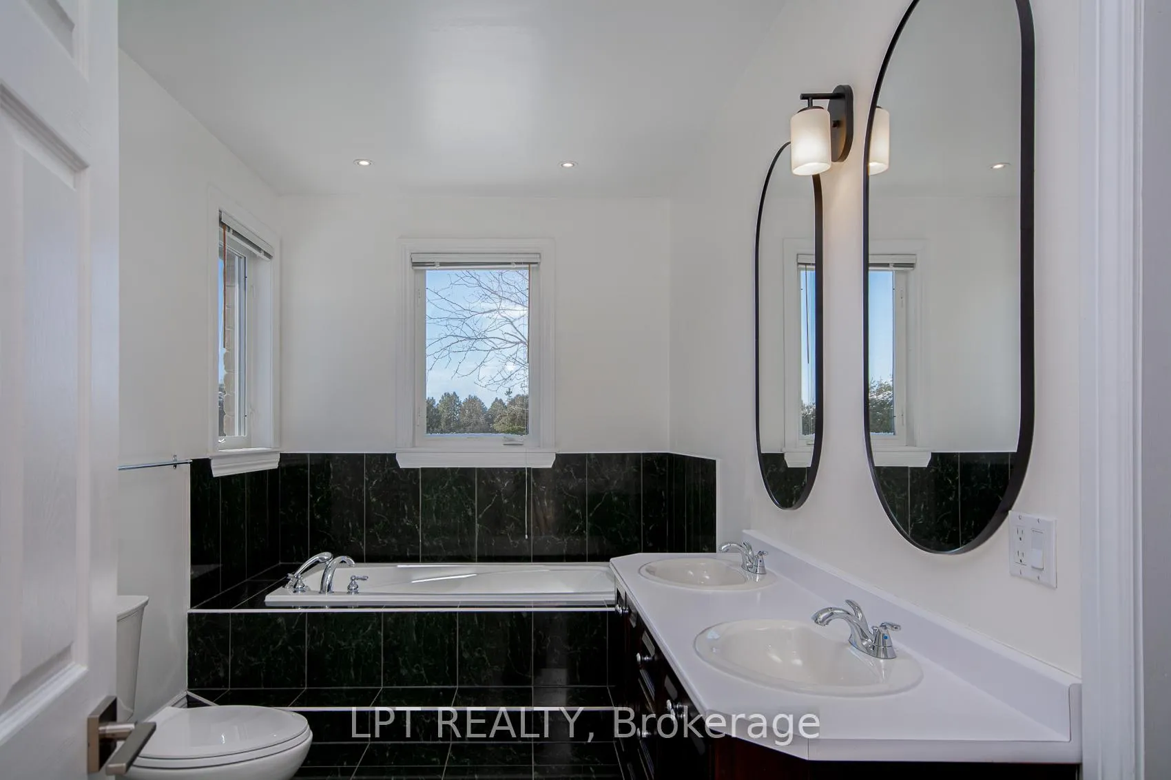 Photo 29 of 1496 Stableview Way, Ottawa, Greely — HOMEH