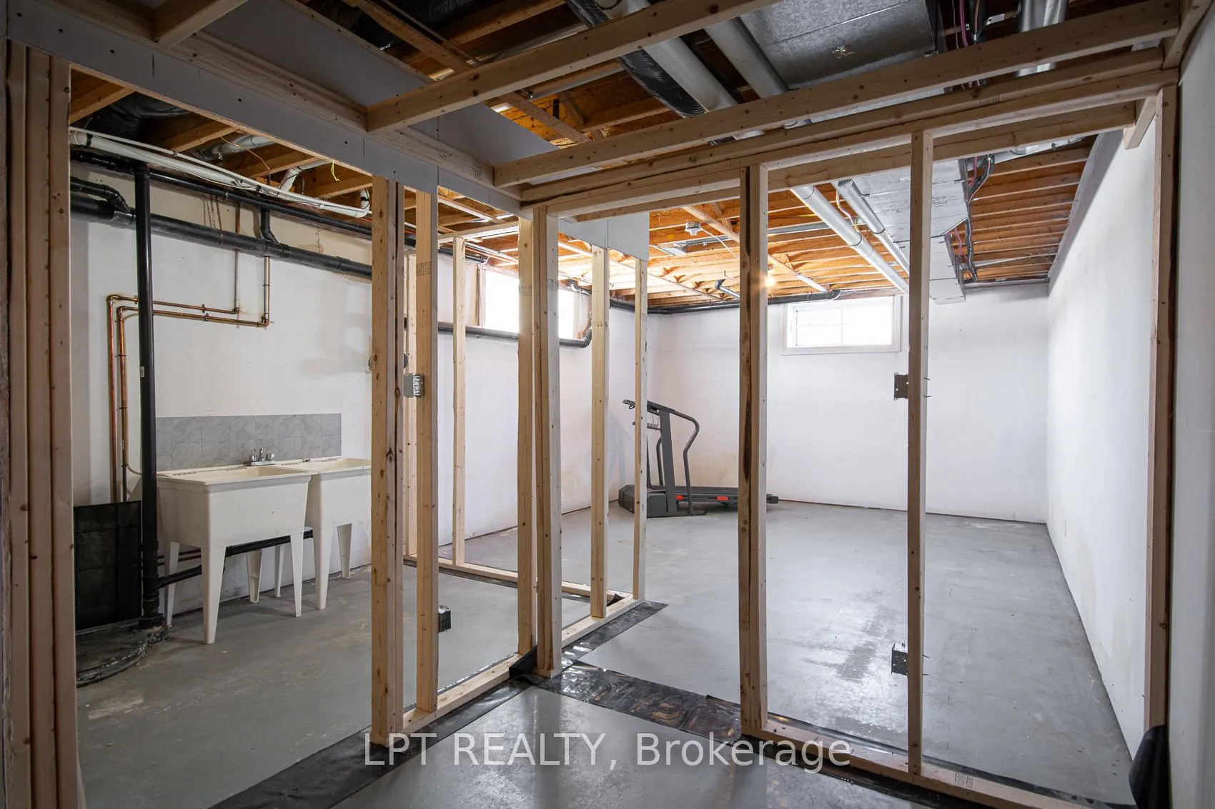 Photo 41 of 1496 Stableview Way, Ottawa, Greely — HOMEH
