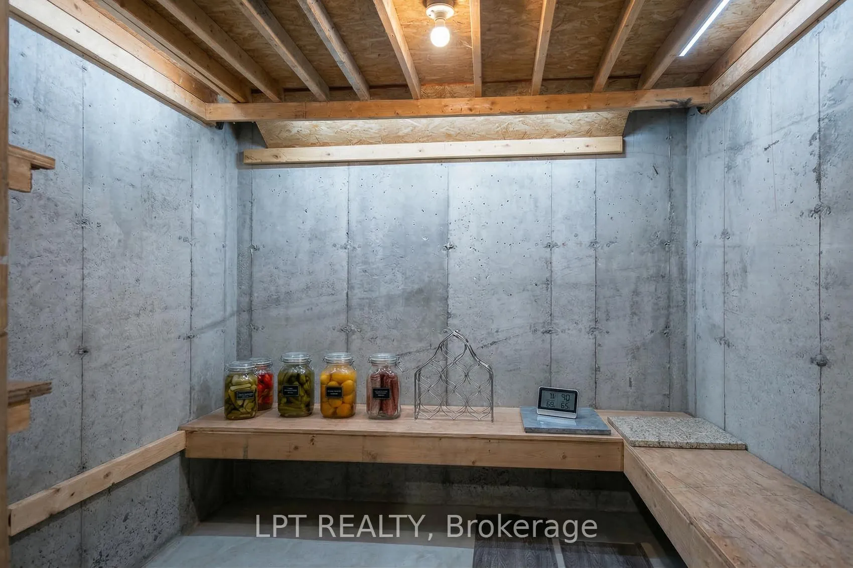 Photo 42 of 1496 Stableview Way, Ottawa, Greely — HOMEH
