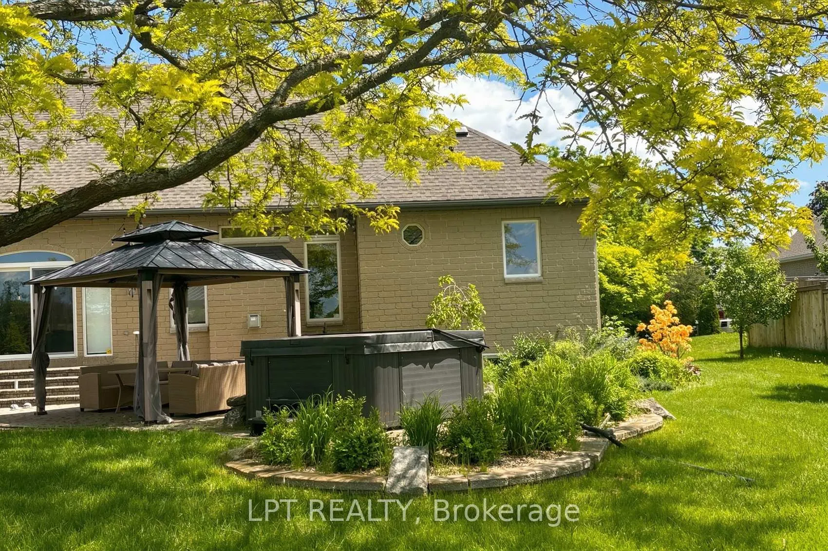 Photo 48 of 1496 Stableview Way, Ottawa, Greely — HOMEH