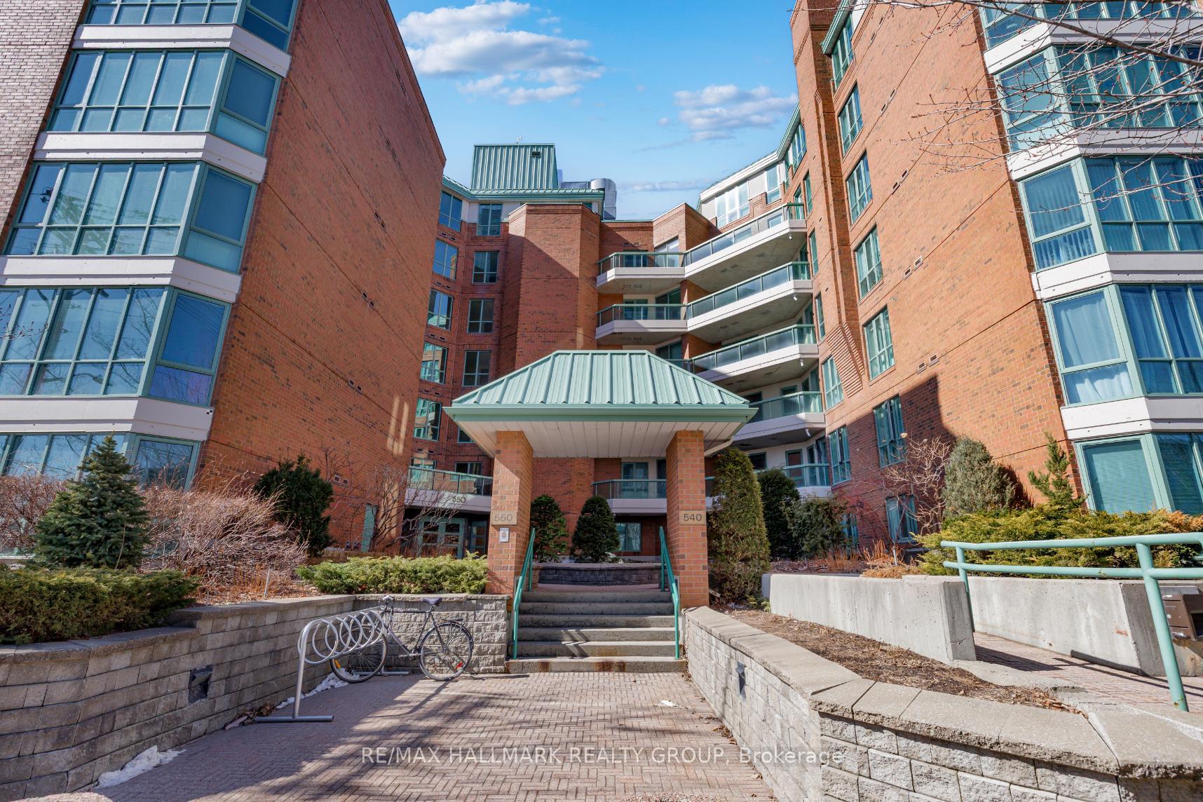 Front of Unit 307, 550 Cambridge Street S