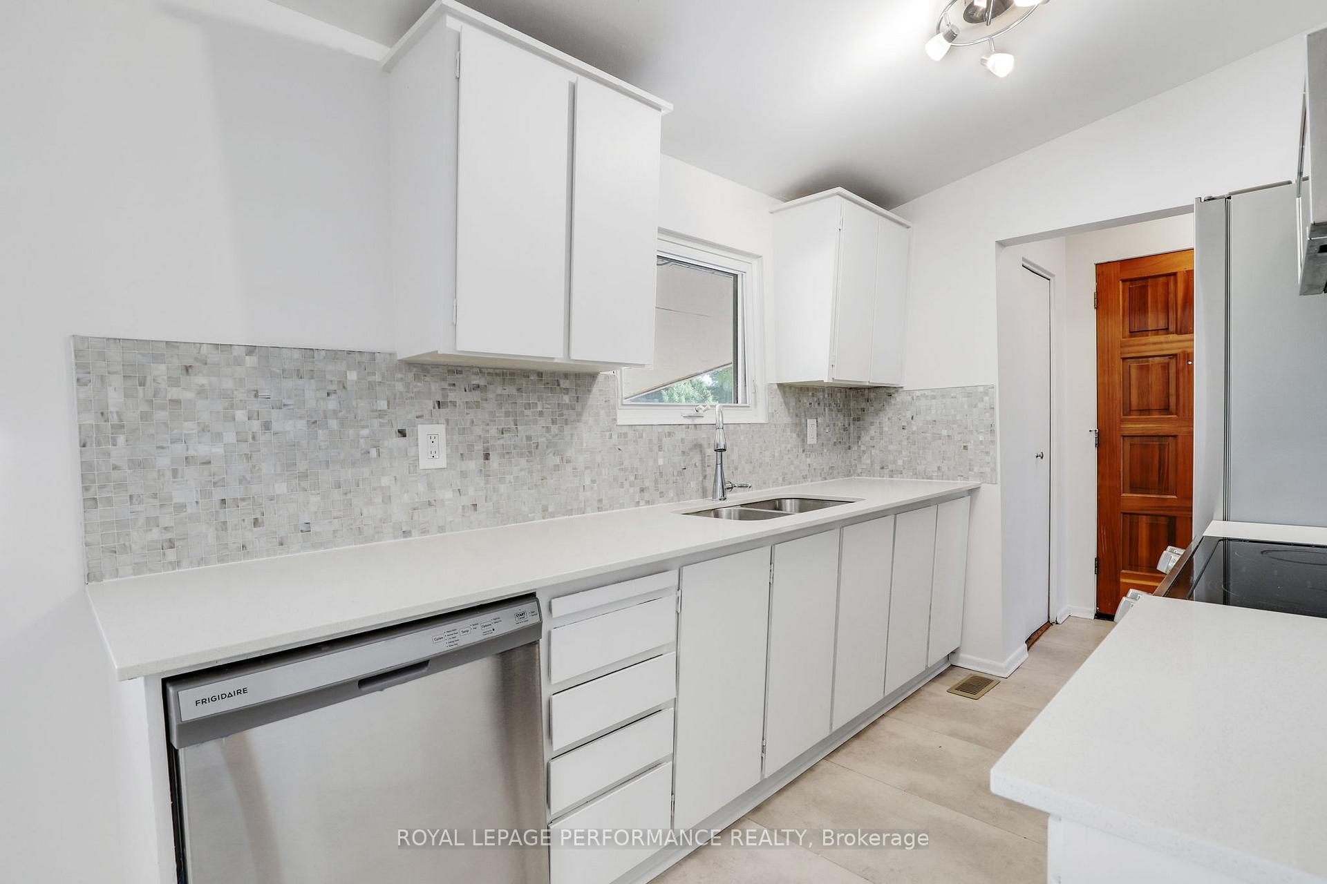 Photo 5 of 2066 Cornish Street, Ottawa, Elmvale Acres/Urbandale — HOMEH