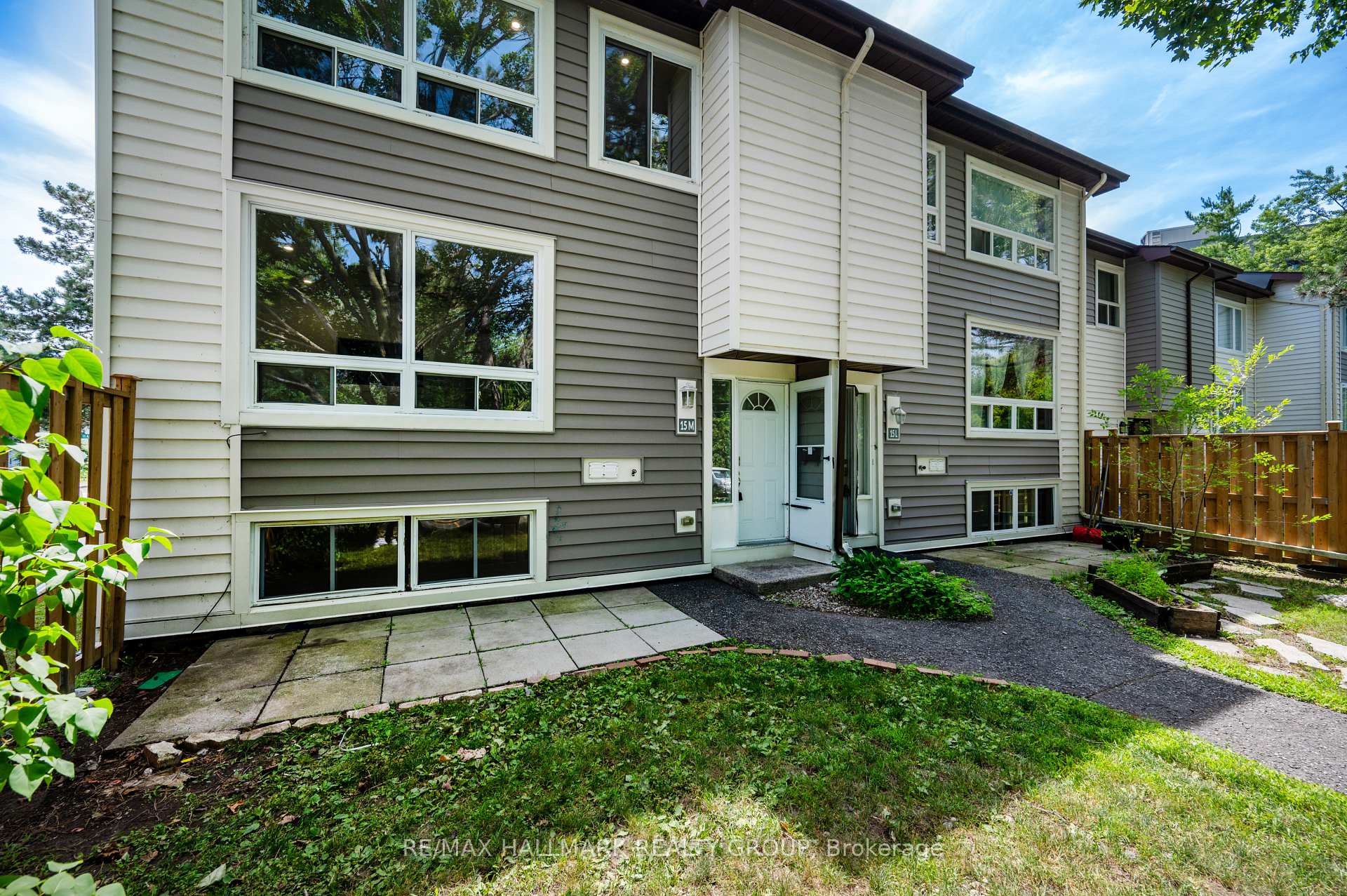 Photo 2 of Unit M, 15 Banner Road, Ottawa, Sheahan Estates/Trend Village — HOMEH