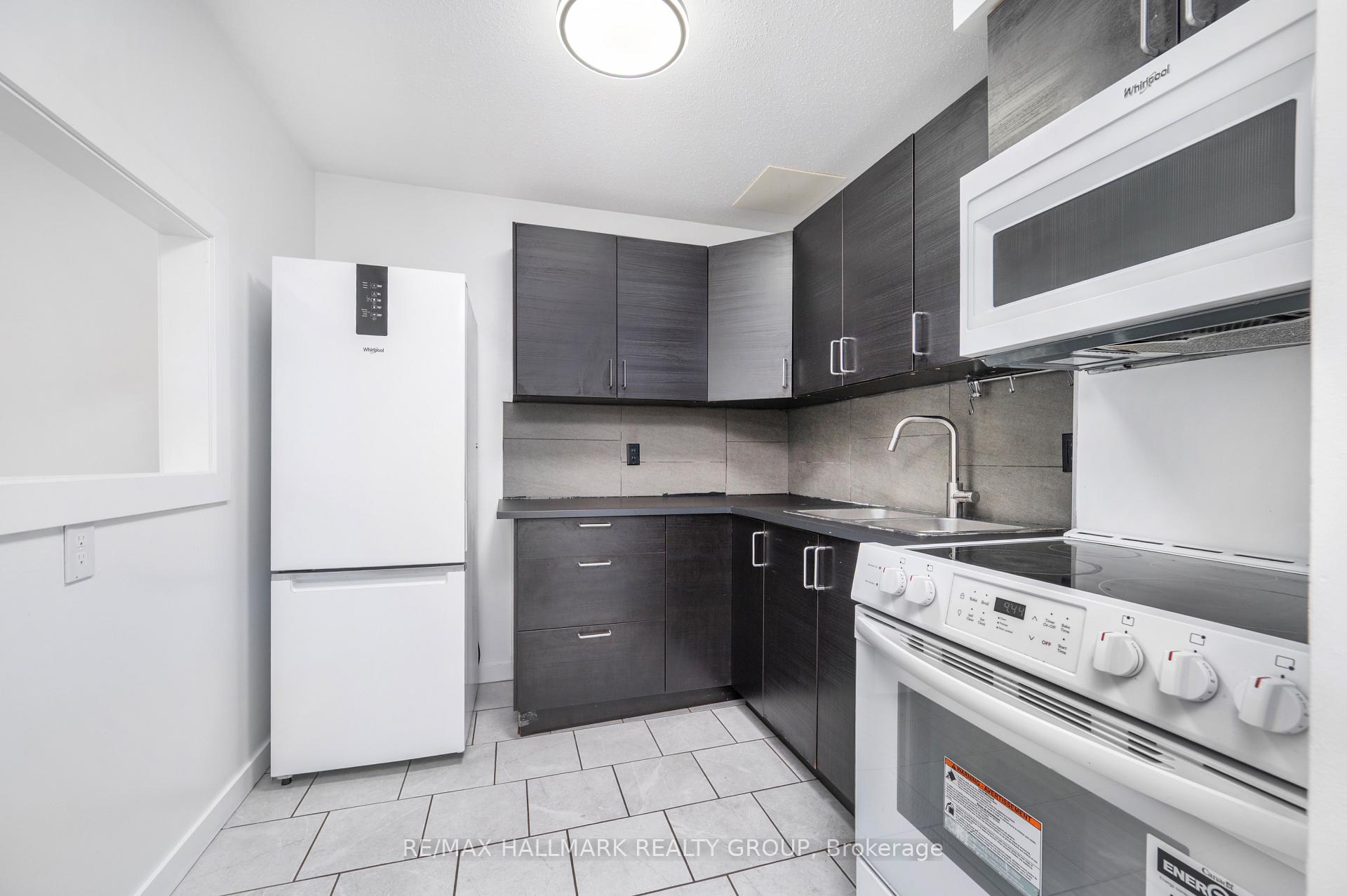 Photo 11 of Unit M, 15 Banner Road, Ottawa, Sheahan Estates/Trend Village — HOMEH