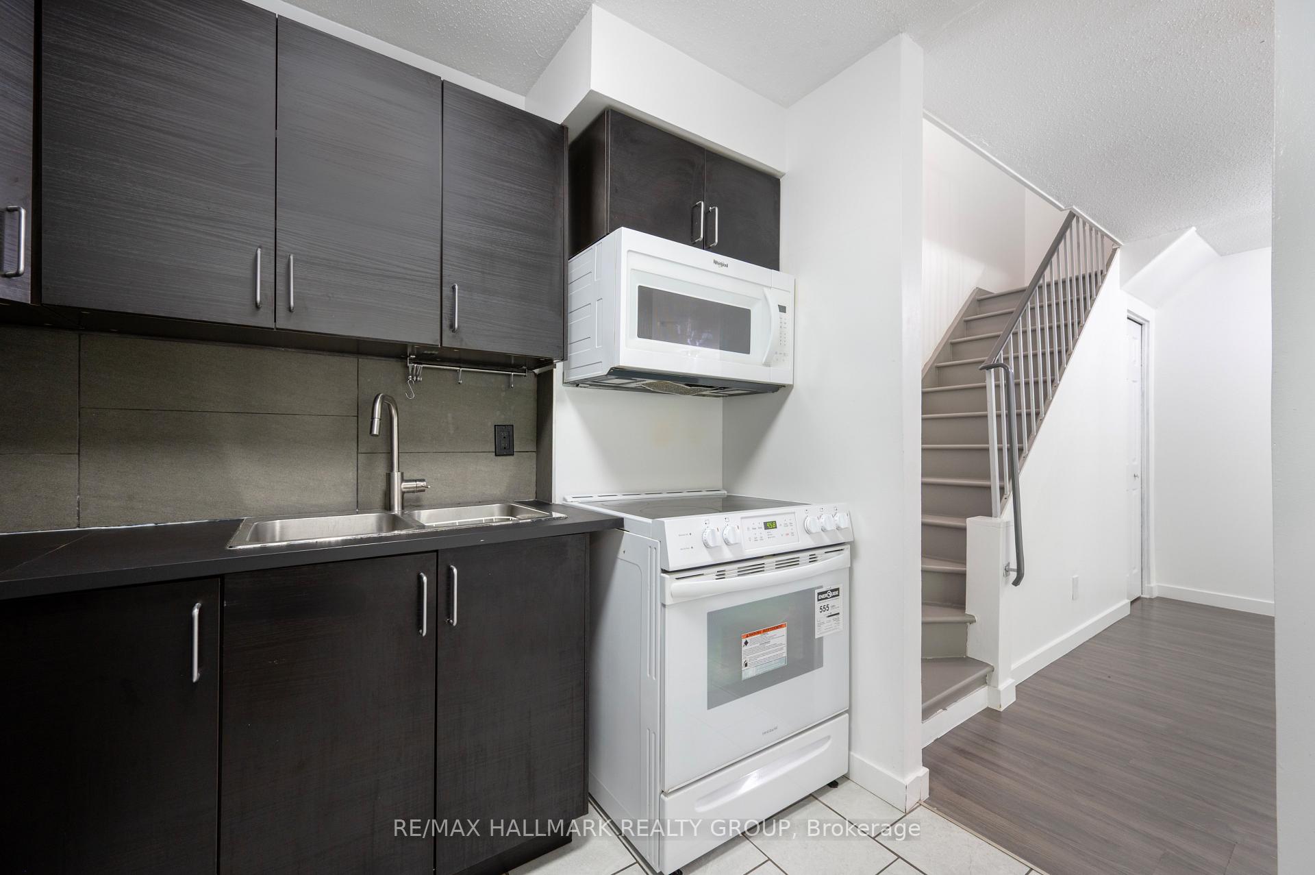 Photo 13 of Unit M, 15 Banner Road, Ottawa, Sheahan Estates/Trend Village — HOMEH