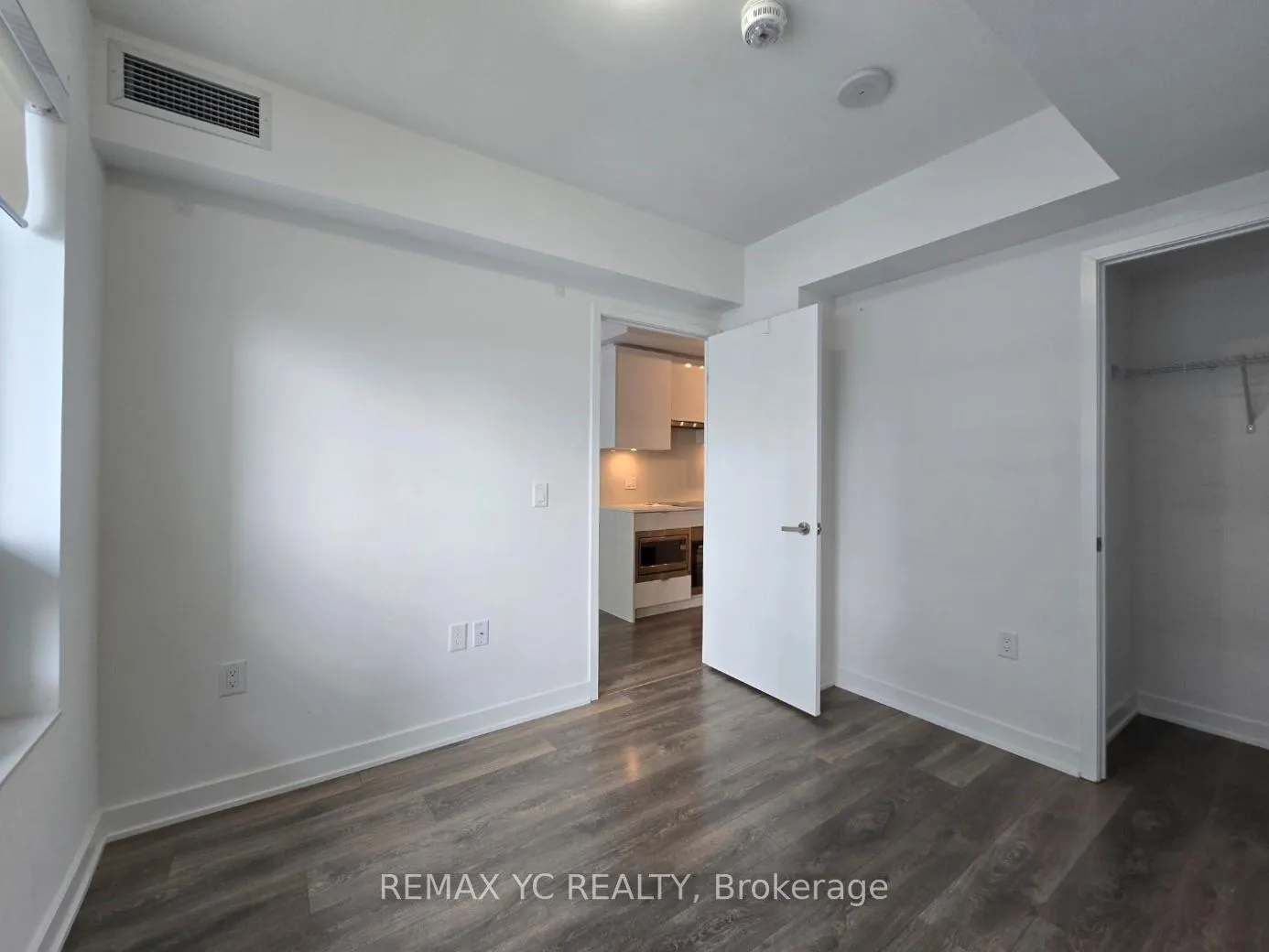 Photo 2 of Unit 3015, 195 Redpath Avenue, Toronto, Mount Pleasant West — HOMEH