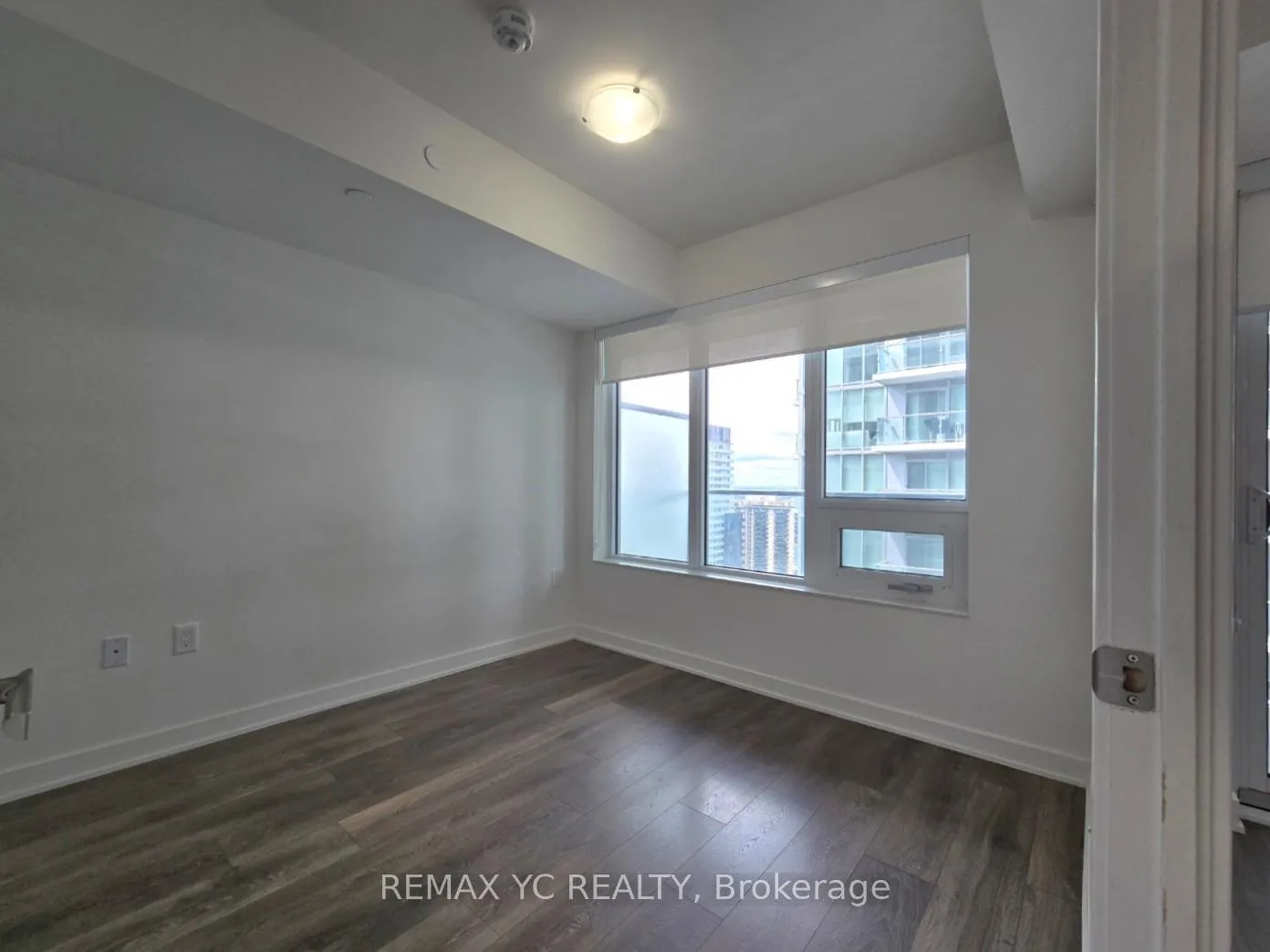 Photo 3 of Unit 3015, 195 Redpath Avenue, Toronto, Mount Pleasant West — HOMEH