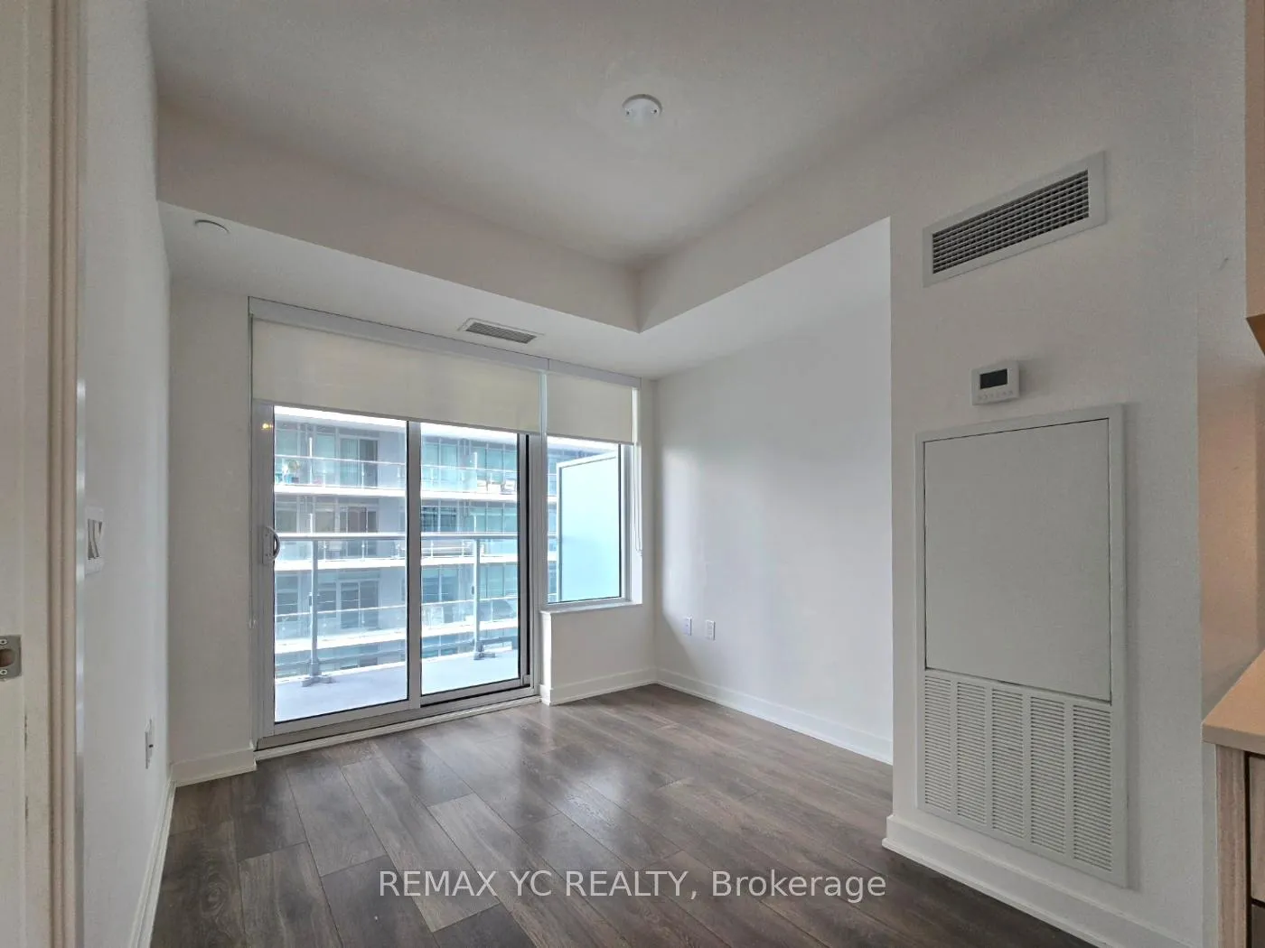 Photo 4 of Unit 3015, 195 Redpath Avenue, Toronto, Mount Pleasant West — HOMEH