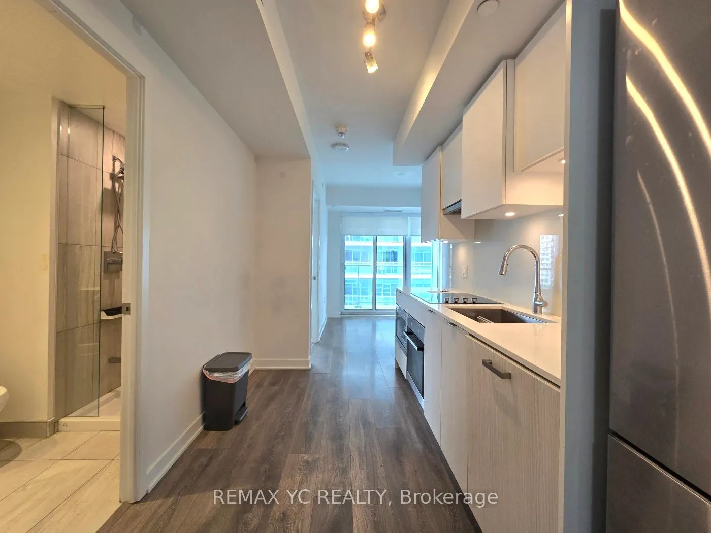 Photo 8 of Unit 3015, 195 Redpath Avenue, Toronto, Mount Pleasant West — HOMEH