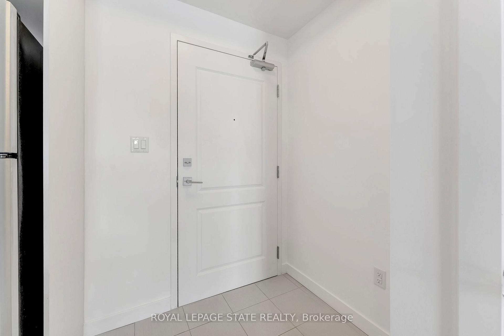Photo 4 of Unit 116, 101 Shoreview Place, Hamilton, Lakeshore — HOMEH