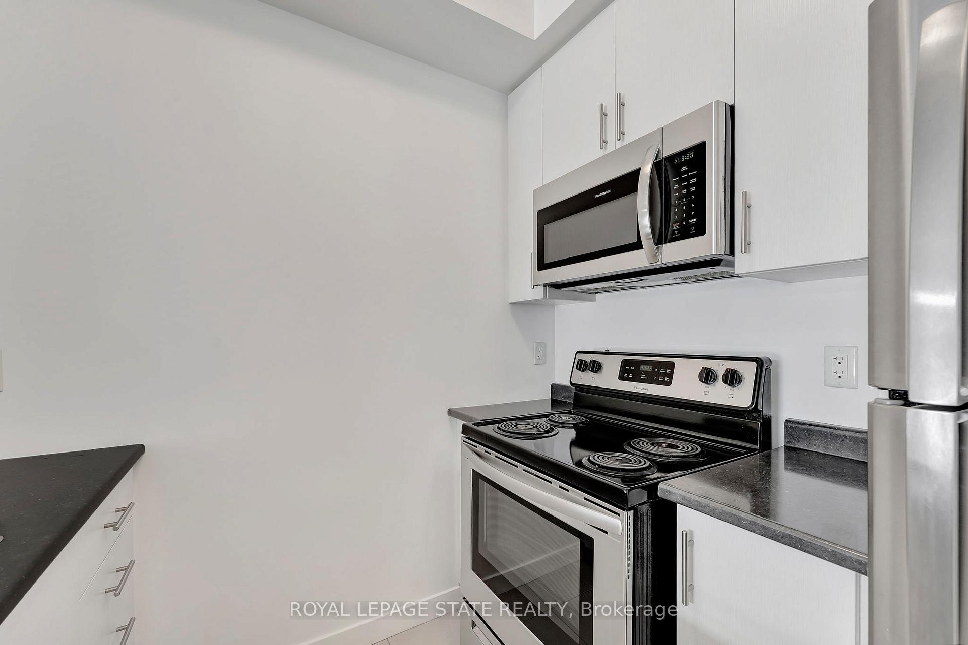 Photo 9 of Unit 116, 101 Shoreview Place, Hamilton, Lakeshore — HOMEH