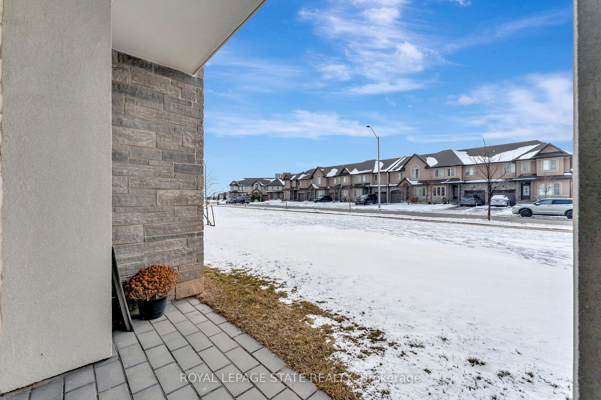 Photo 24 of Unit 116, 101 Shoreview Place, Hamilton, Lakeshore — HOMEH