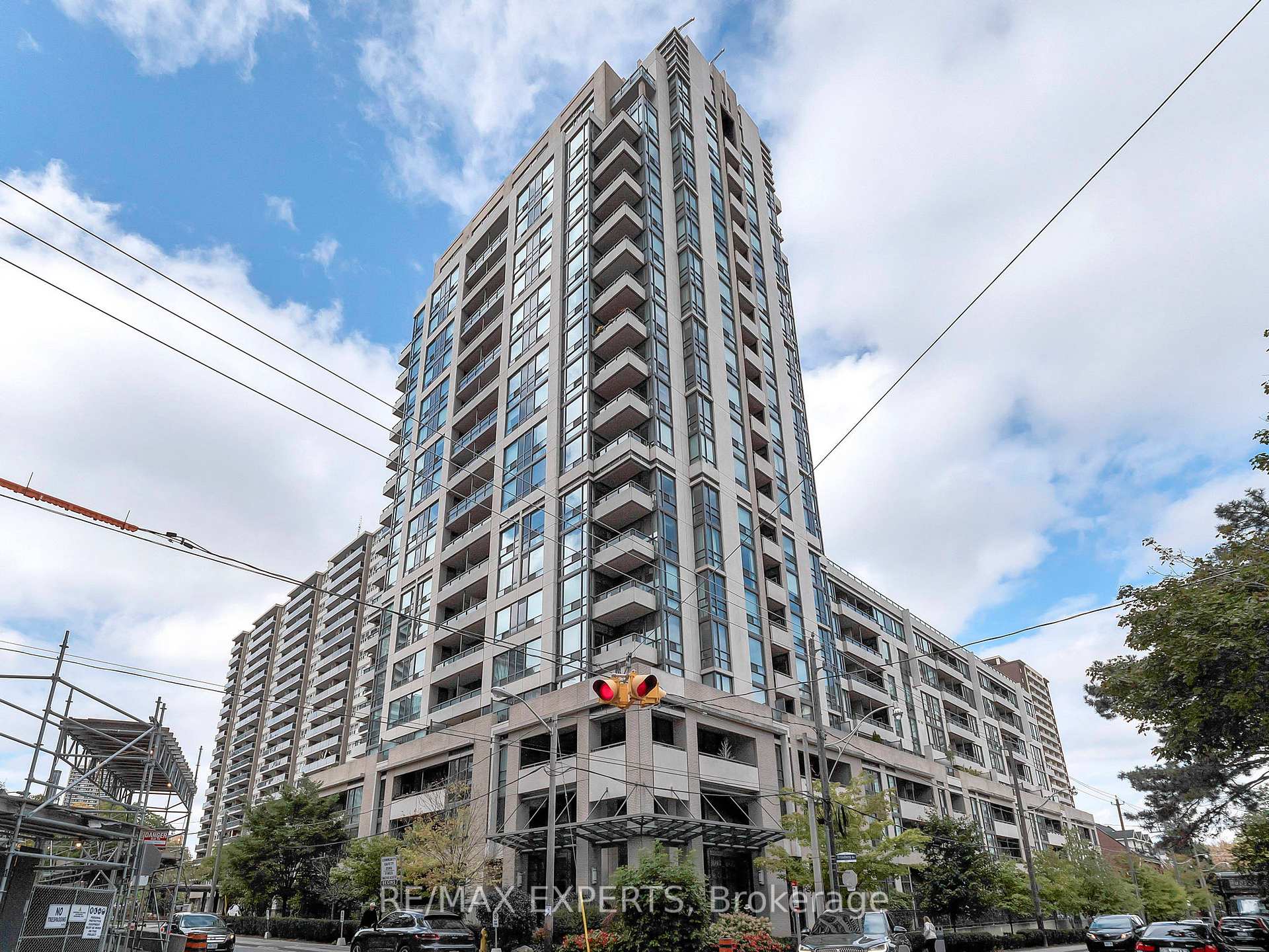 Front of Unit 316, 88 Broadway Avenue