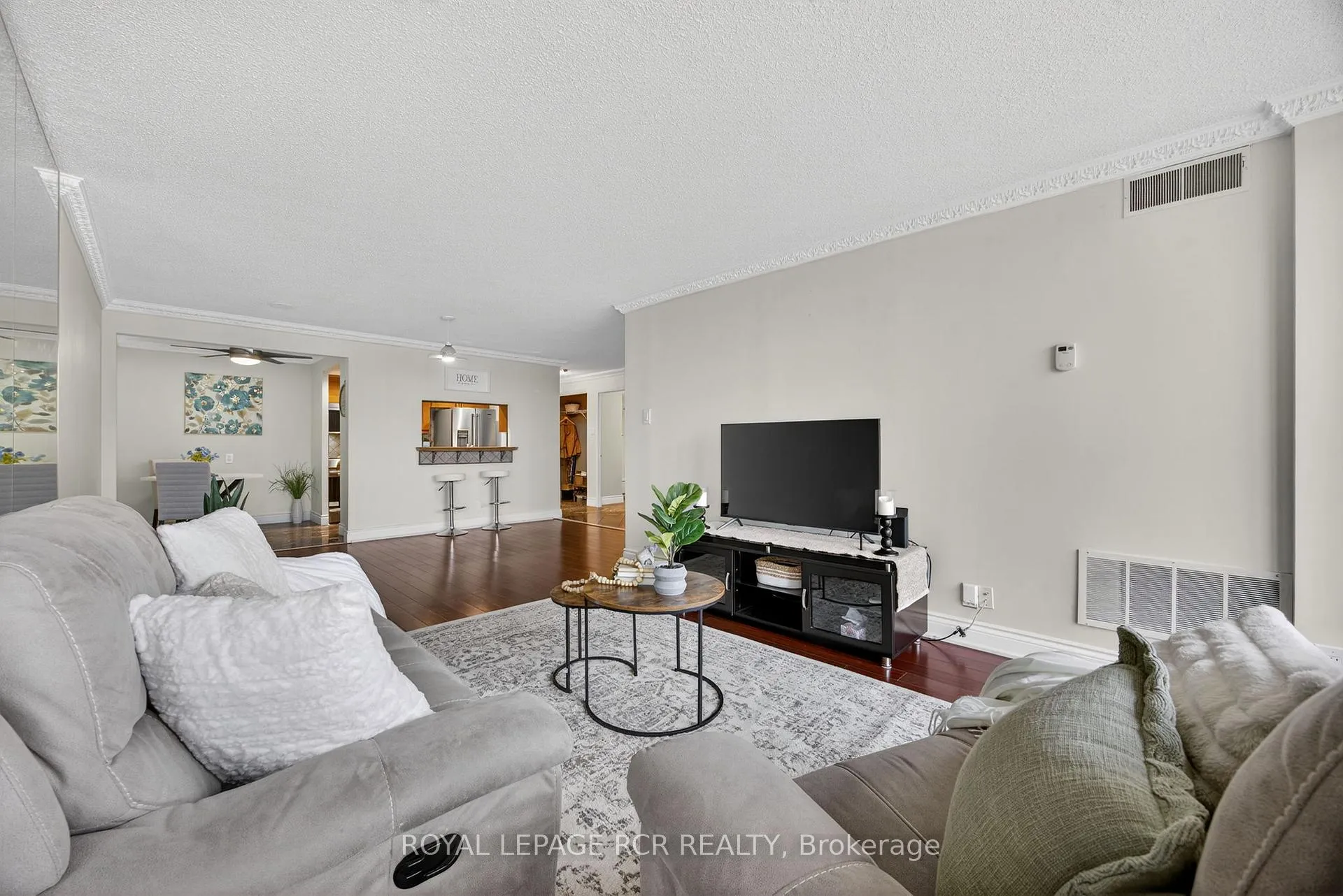 Photo 13 of Unit 905, 65 Ellen Street, Barrie, City Centre — HOMEH