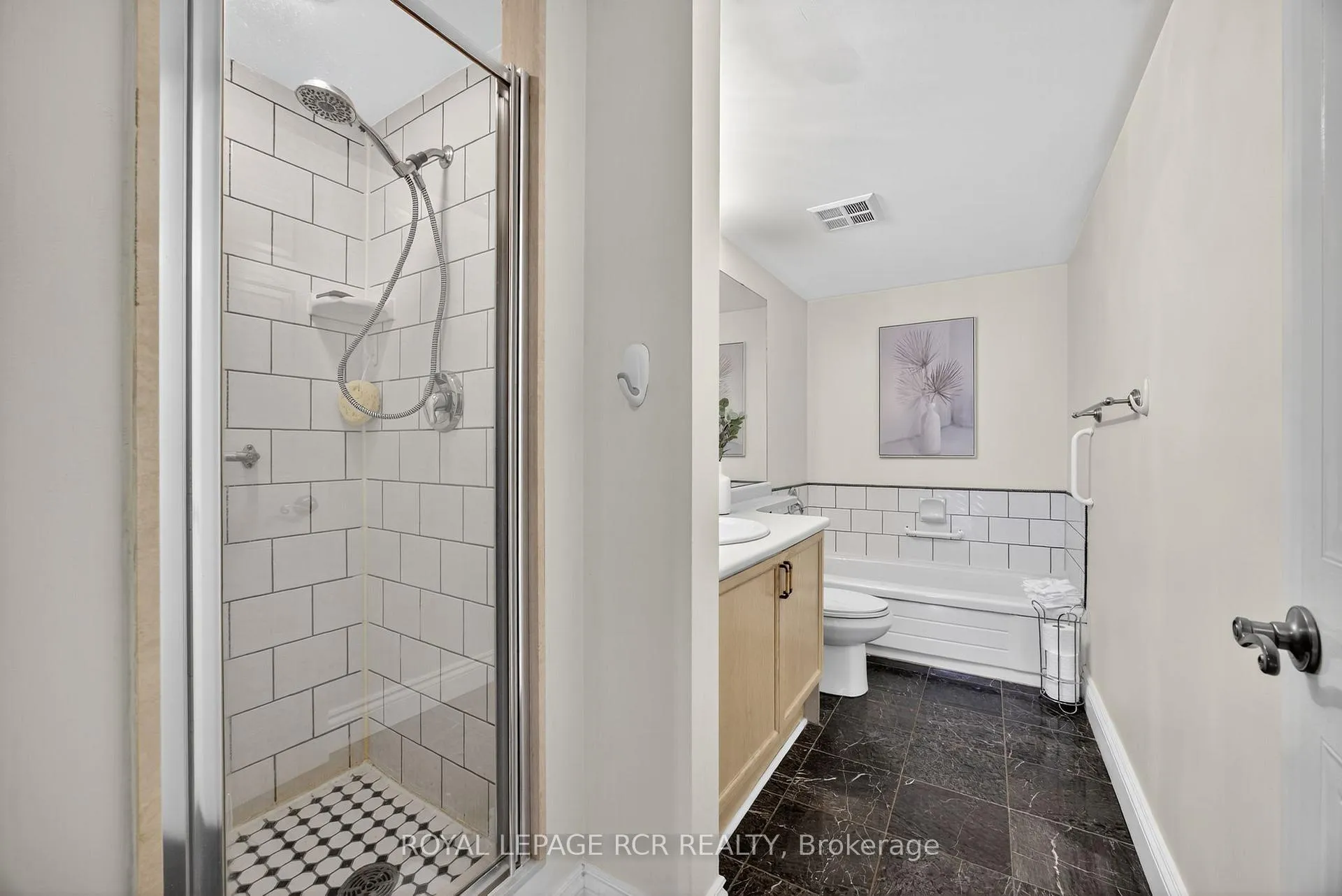 Photo 19 of Unit 905, 65 Ellen Street, Barrie, City Centre — HOMEH