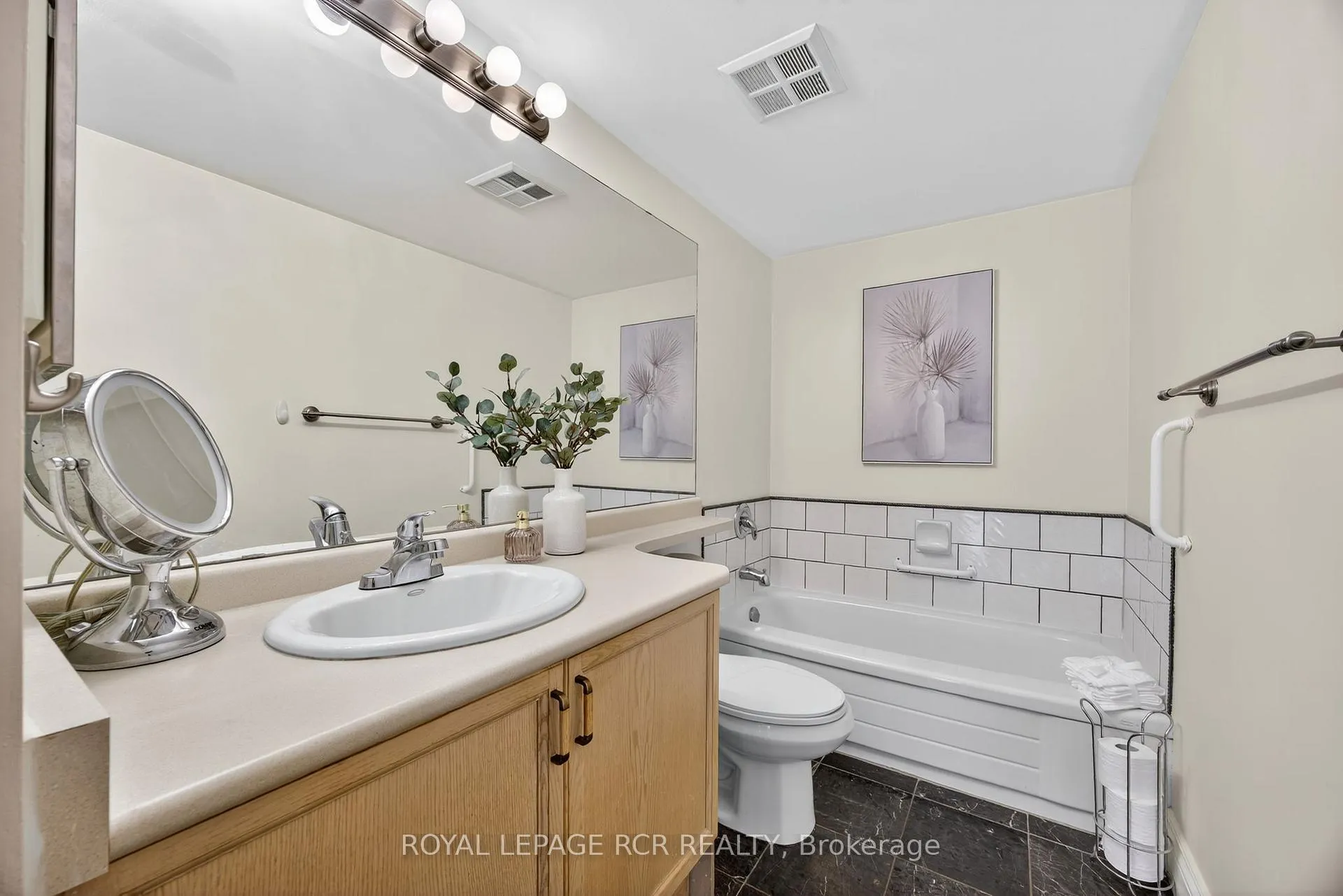 Photo 20 of Unit 905, 65 Ellen Street, Barrie, City Centre — HOMEH
